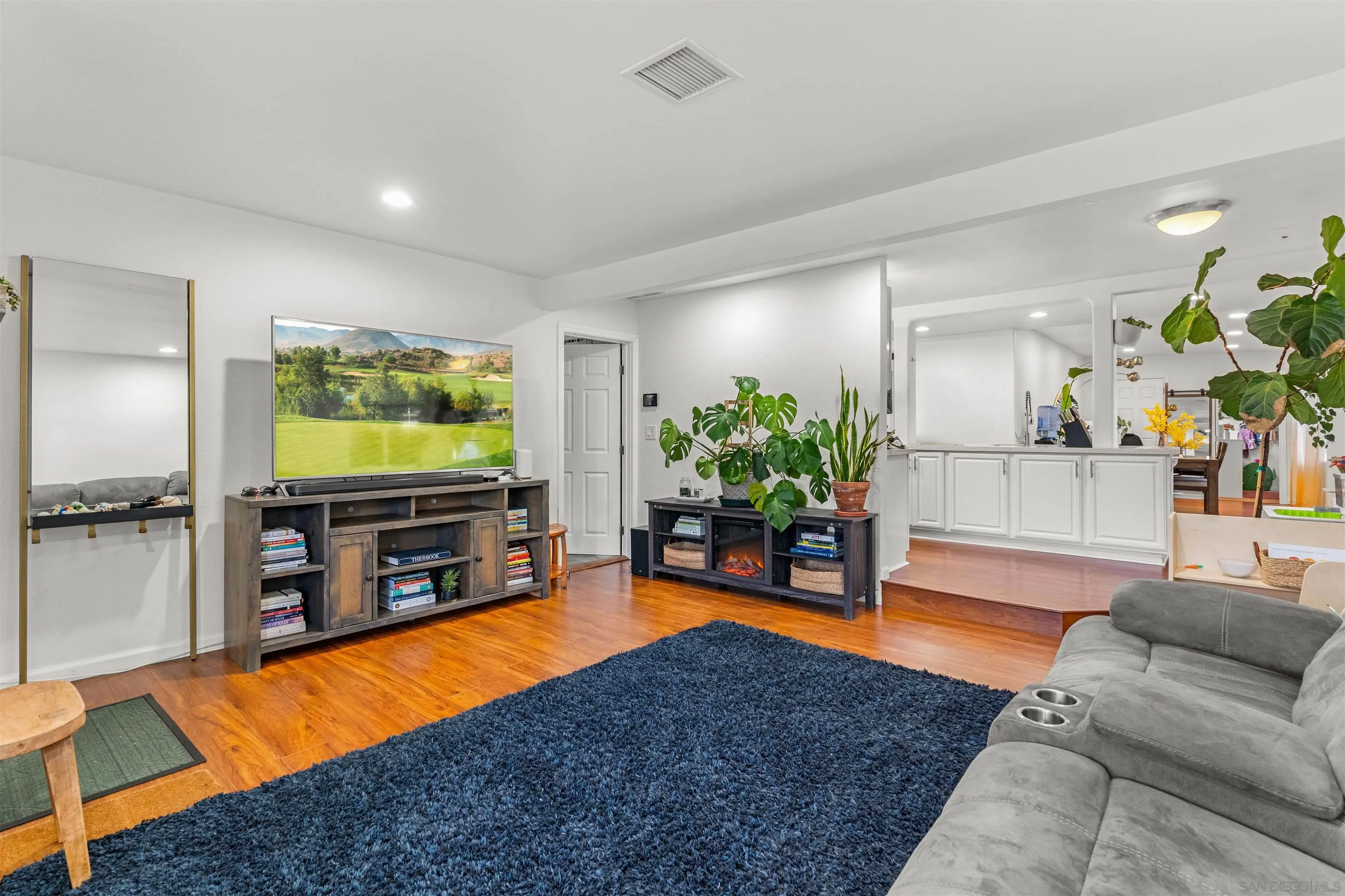 https://cdn.realtyfeed.com/cdn/127/260003562/4a9e261c122dee20ad4798ac0e2ef6c5.webp