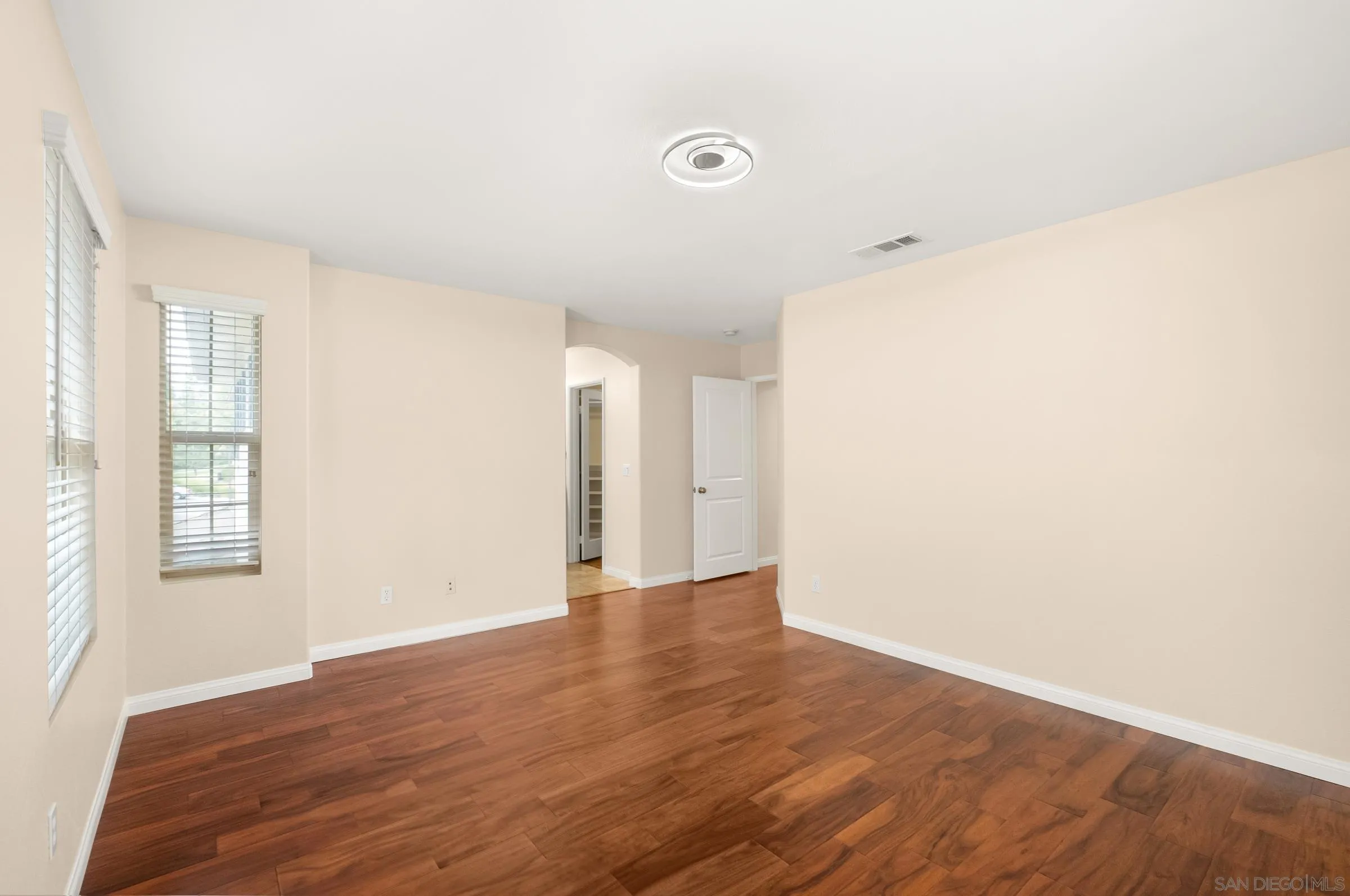 Photo #28: 260003567 Listing: Photo #28