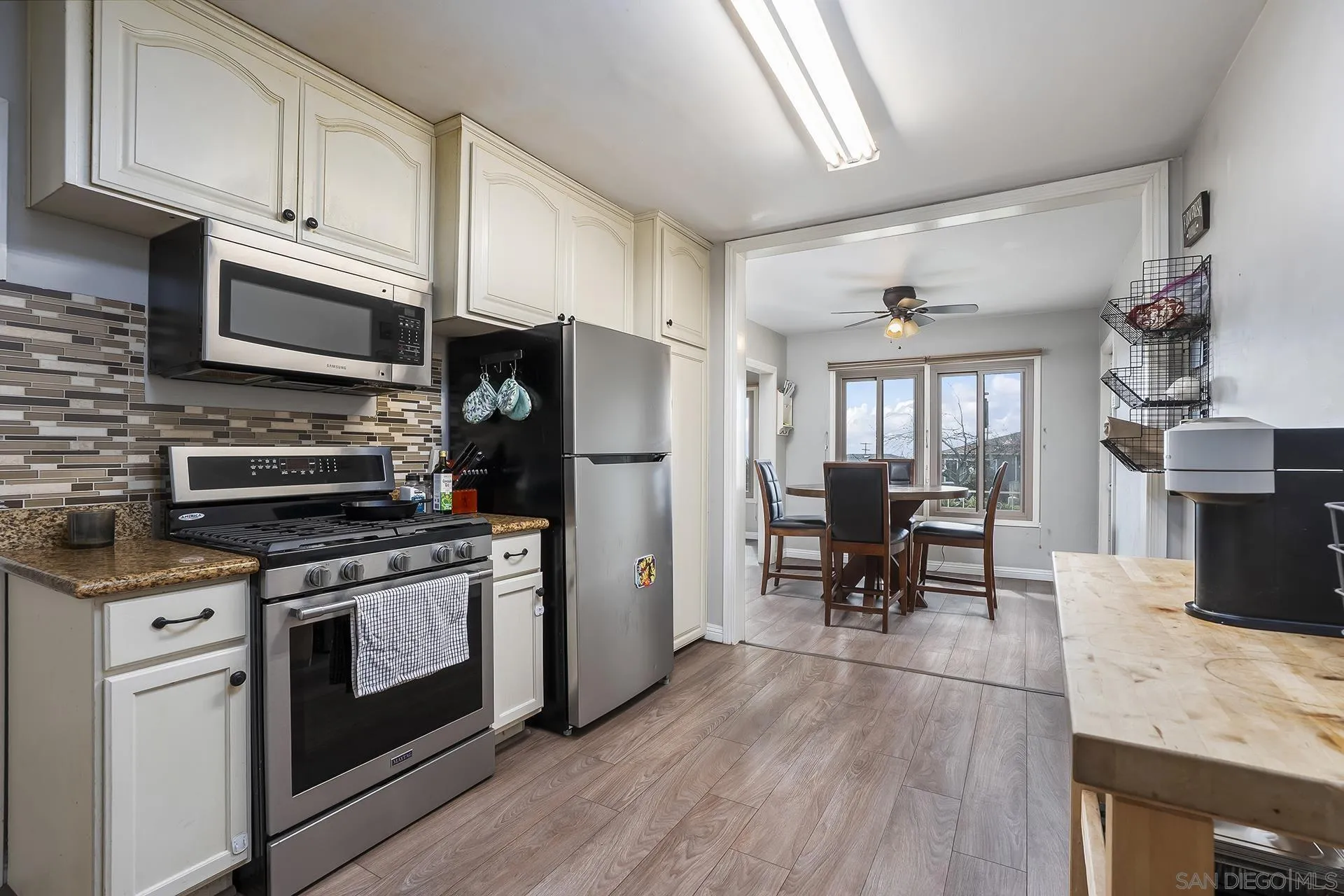 https://cdn.realtyfeed.com/cdn/127/260003568/514476f1615ef10b3f9fa1c621eabd37.webp