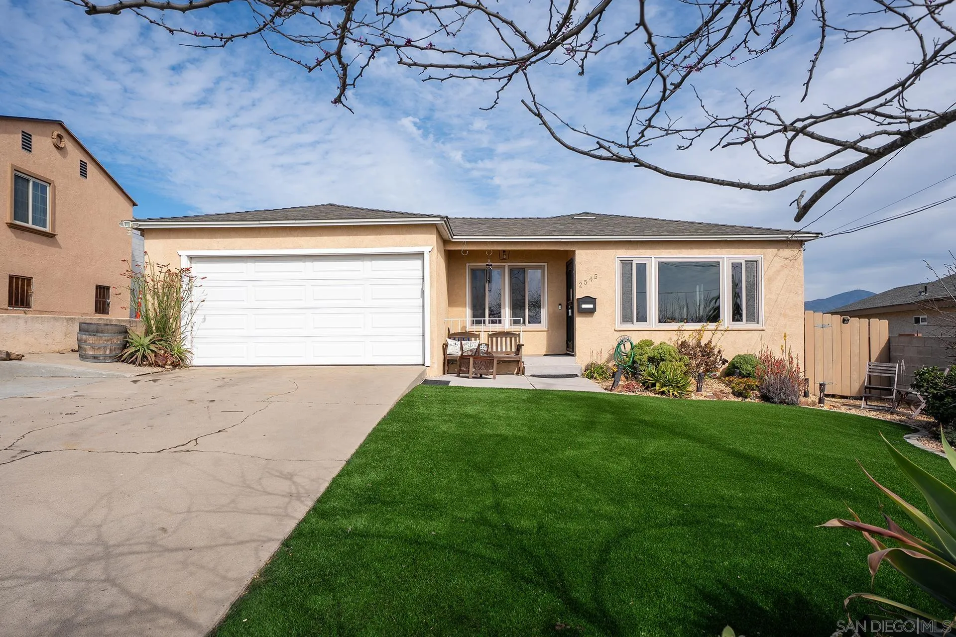 https://cdn.realtyfeed.com/cdn/127/260003568/9b87a7fc143bd42c3aad14ab92e4a80b.webp