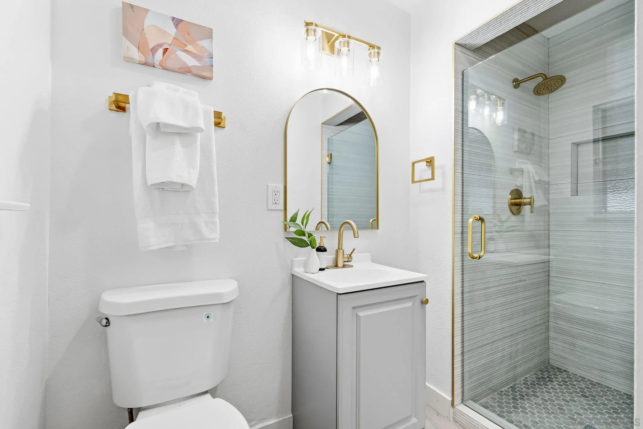 https://cdn.realtyfeed.com/cdn/127/260003569/b4394611c29859f1708daca4a1d476c7.webp