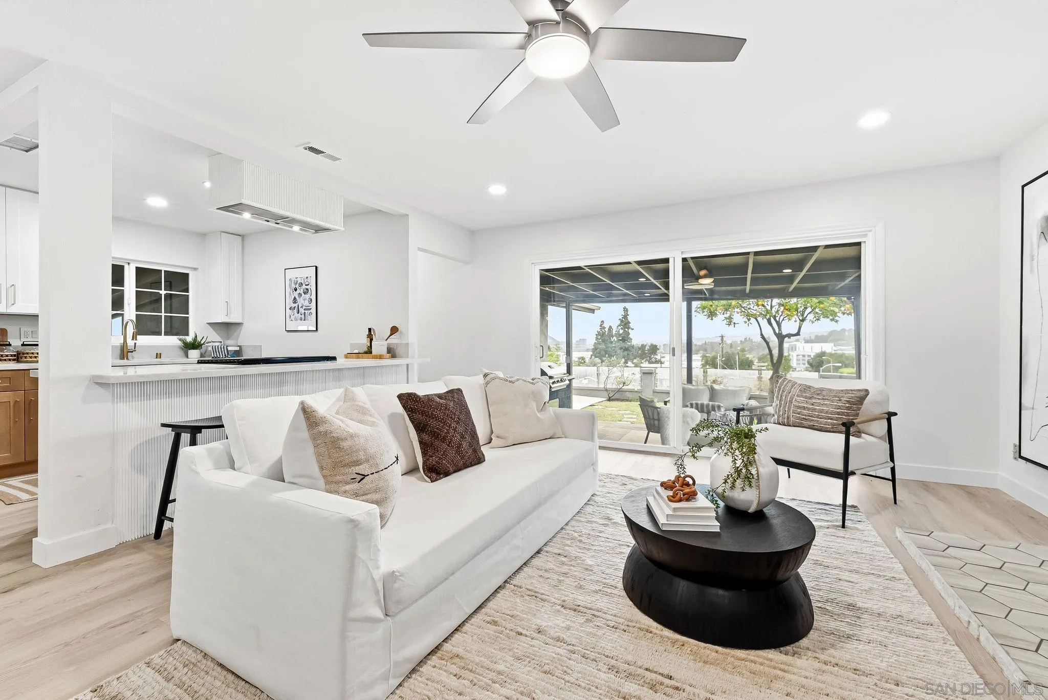 https://cdn.realtyfeed.com/cdn/127/260003569/c75d0ca923eff39301195c1eafe21f56.webp