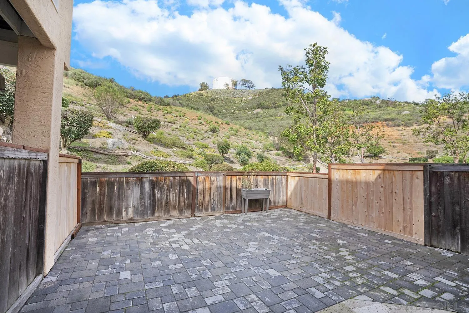 https://cdn.realtyfeed.com/cdn/127/260003578/5b8286ff678b3e5f6651dd8651680665.webp