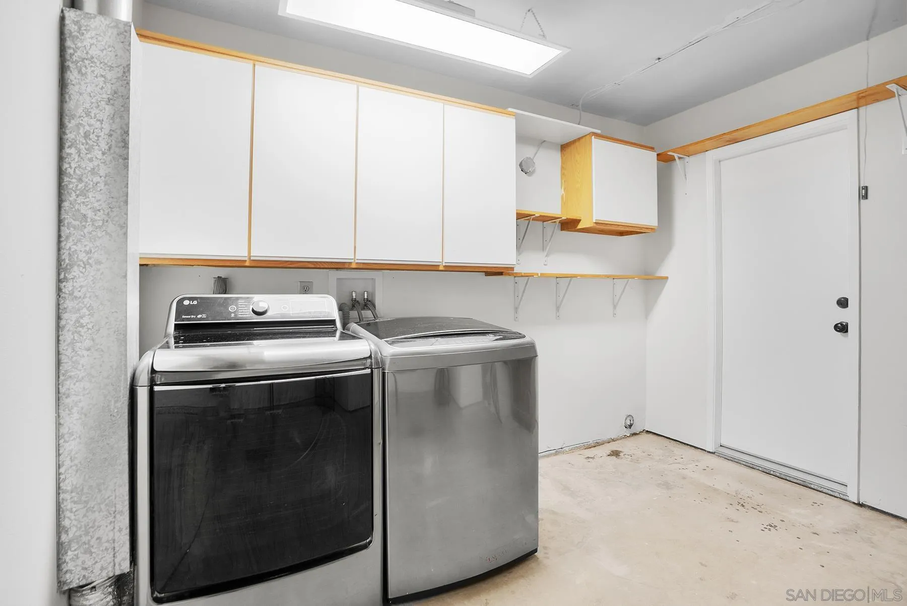 https://cdn.realtyfeed.com/cdn/127/260003578/951e257e1b79af3b8fd5df674cac6564.webp