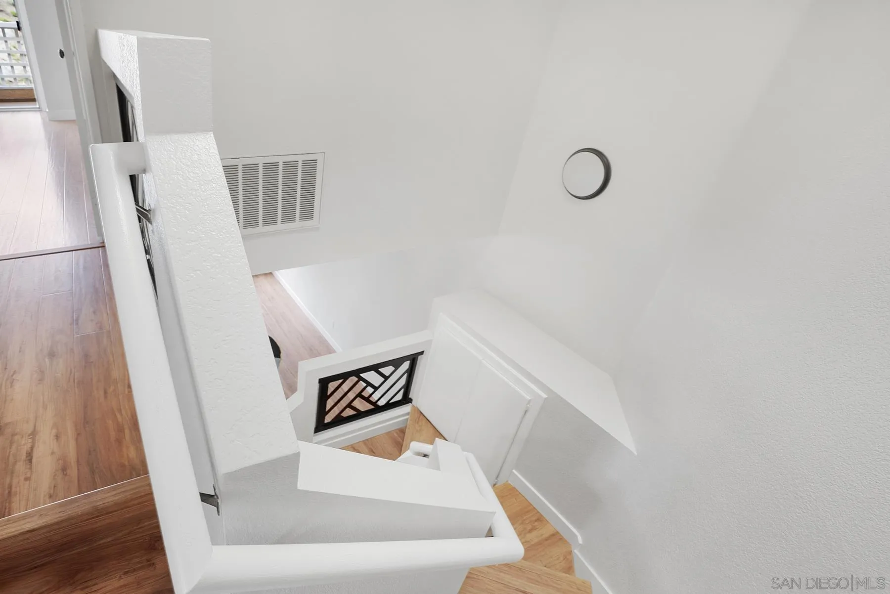 https://cdn.realtyfeed.com/cdn/127/260003578/c72e10acc6f1cfe1da6520970deb8441.webp