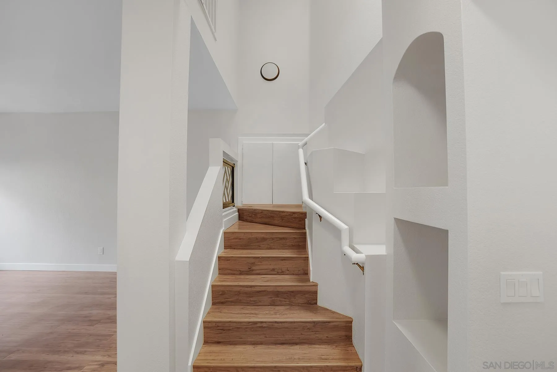 https://cdn.realtyfeed.com/cdn/127/260003578/ca0964794c83bdb106c9e5a527d1da89.webp