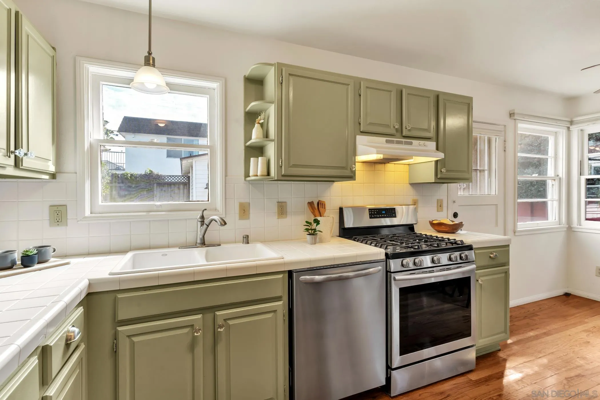 https://cdn.realtyfeed.com/cdn/127/260003579/2d5484688b8edb3cd19626c12b92c81e.webp