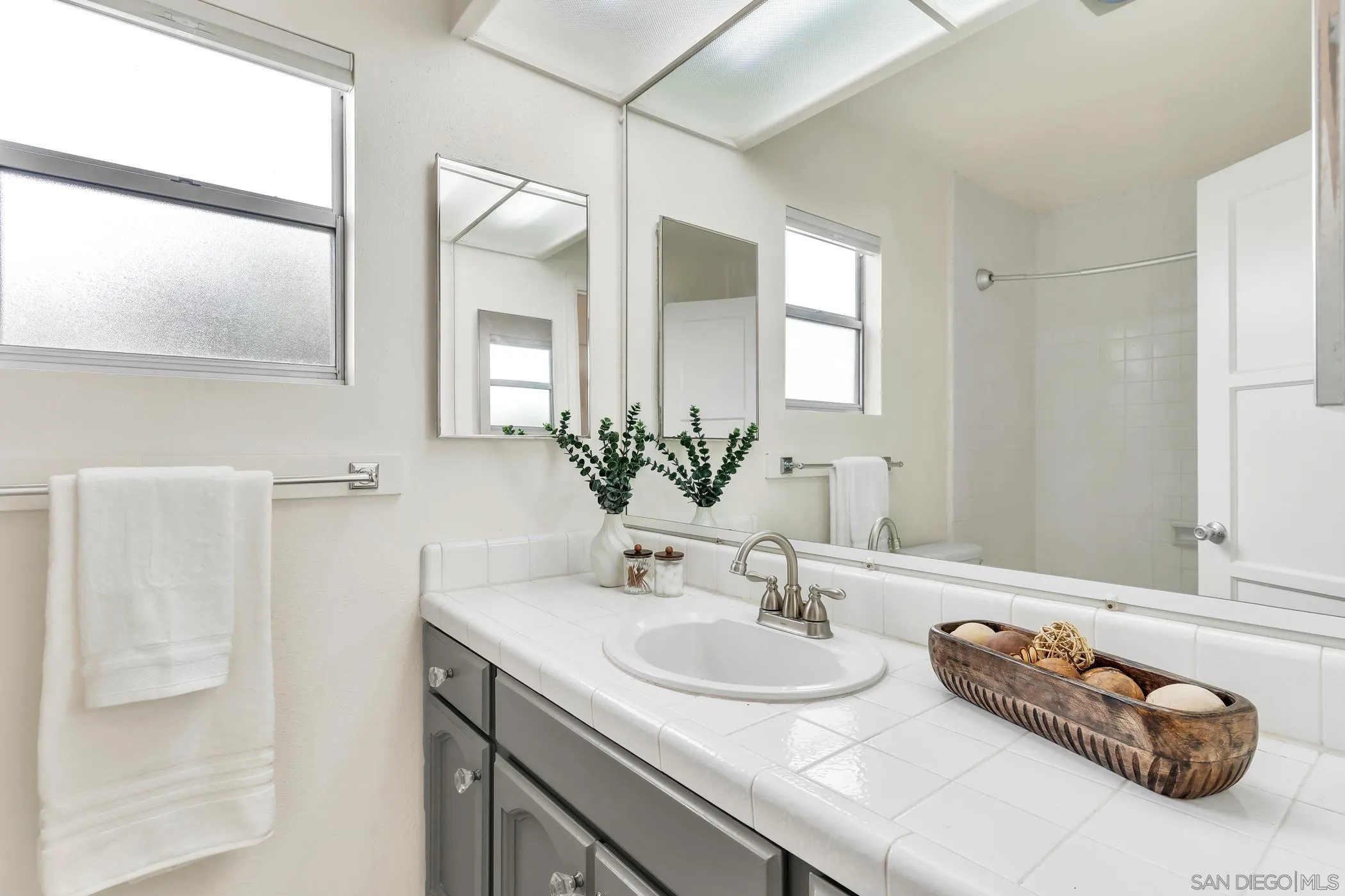 https://cdn.realtyfeed.com/cdn/127/260003579/a4efdd29c347a422031e8edc1c31aea6.webp