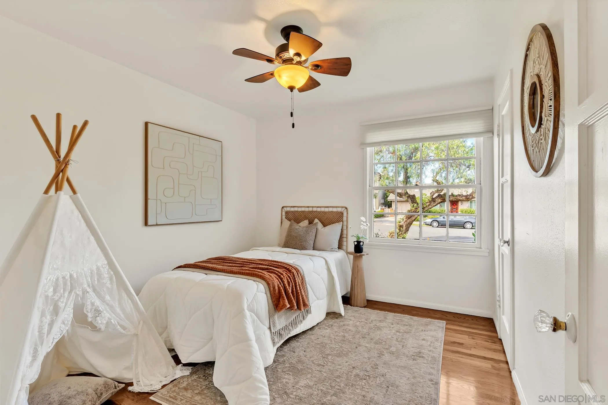 https://cdn.realtyfeed.com/cdn/127/260003579/abd0943a1a4c1c83c4e02266f8078e6f.webp