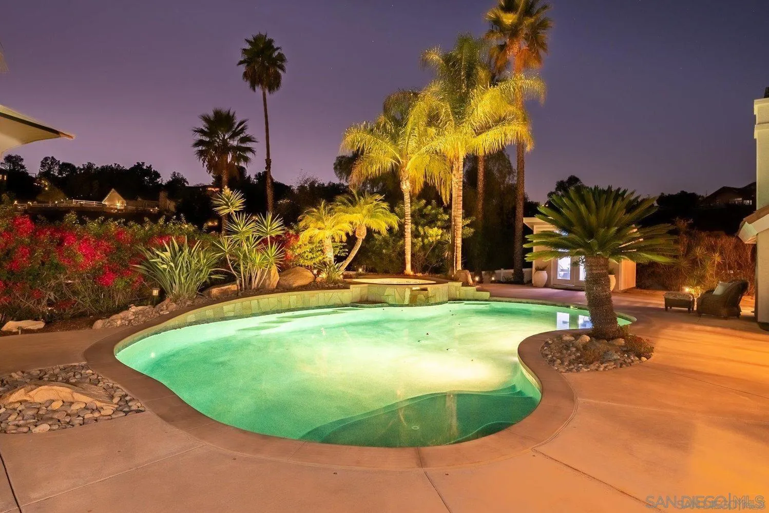 https://cdn.realtyfeed.com/cdn/127/260003581/0e7dc8ca55d961bc05a7c13c0e39726c.webp