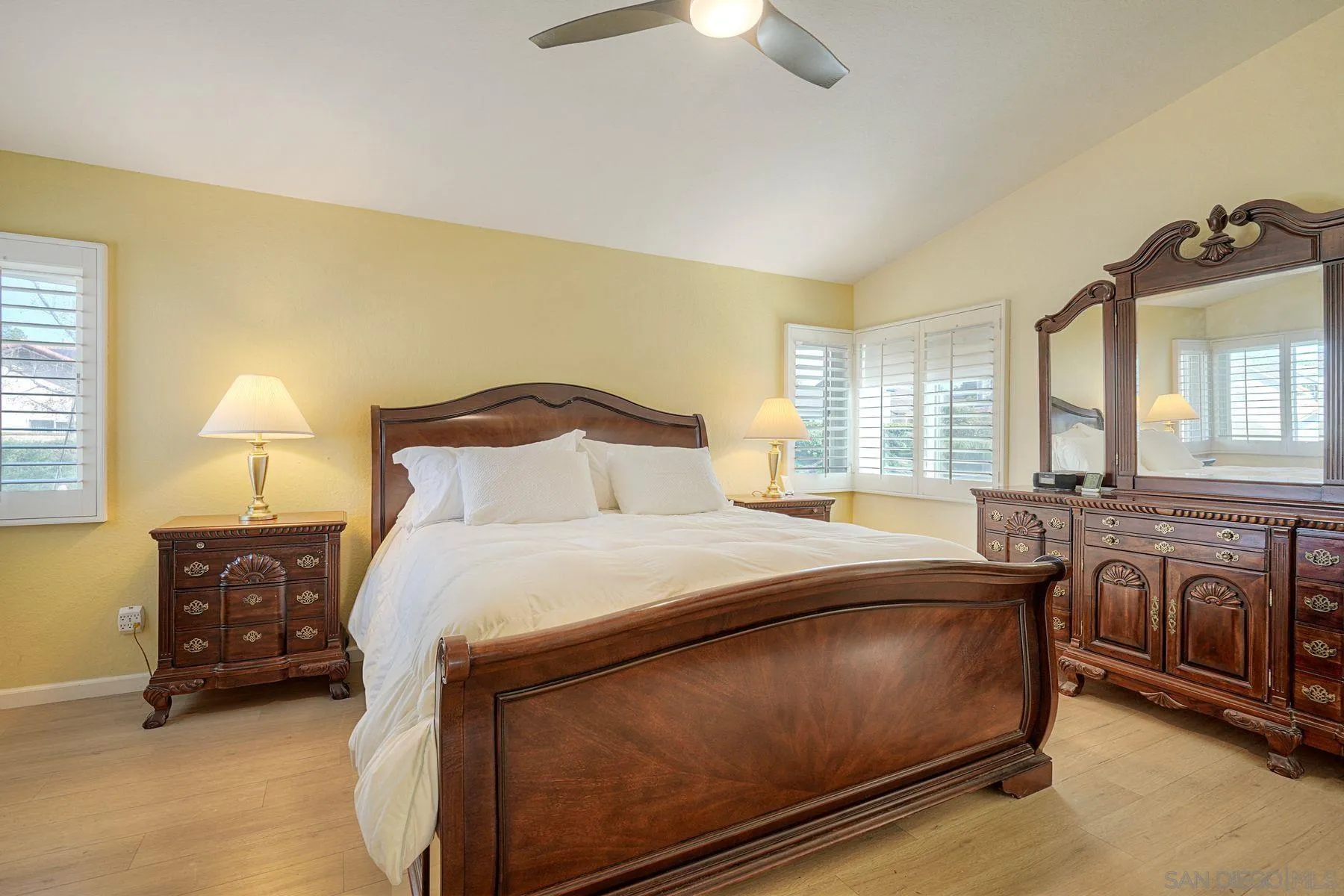 https://cdn.realtyfeed.com/cdn/127/260003582/1f417a756cfaa51063062e30fb9af445.webp