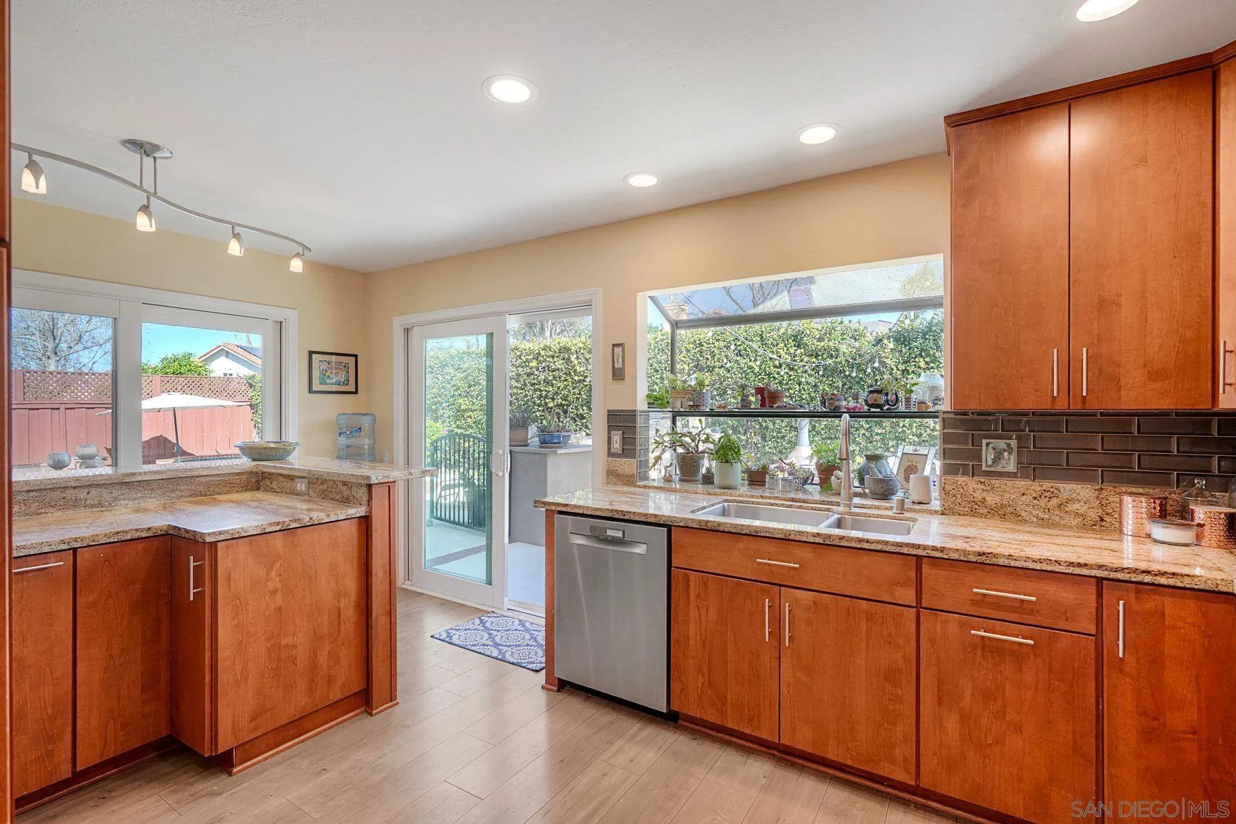 https://cdn.realtyfeed.com/cdn/127/260003582/510ce9d04341b68c1f80fa397982cc5c.webp