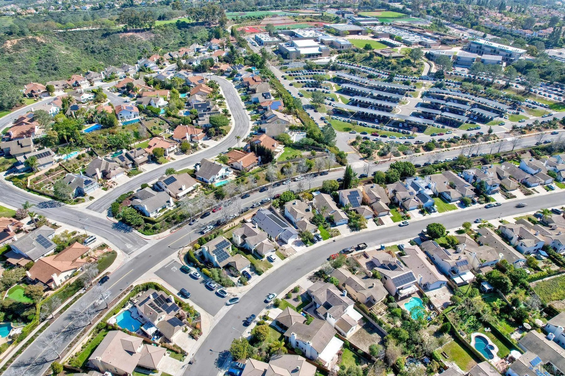 https://cdn.realtyfeed.com/cdn/127/260003582/fa8b6965f37719c6203576e886f8f2c4.webp