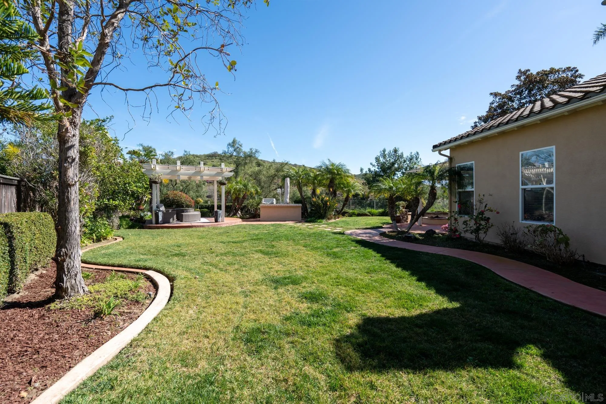https://cdn.realtyfeed.com/cdn/127/260003589/188e23323d09b09e9b470568106d257c.webp