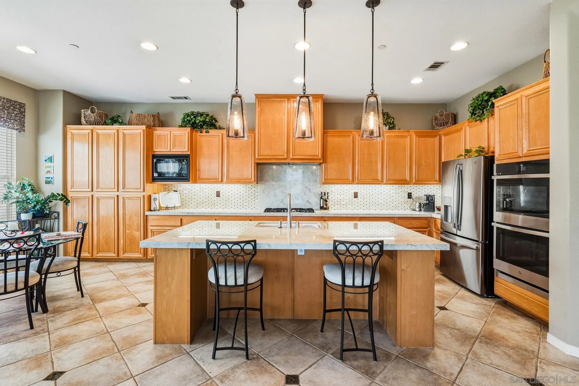 https://cdn.realtyfeed.com/cdn/127/260003589/23465c0688cc676c1270828254bb95dc.webp