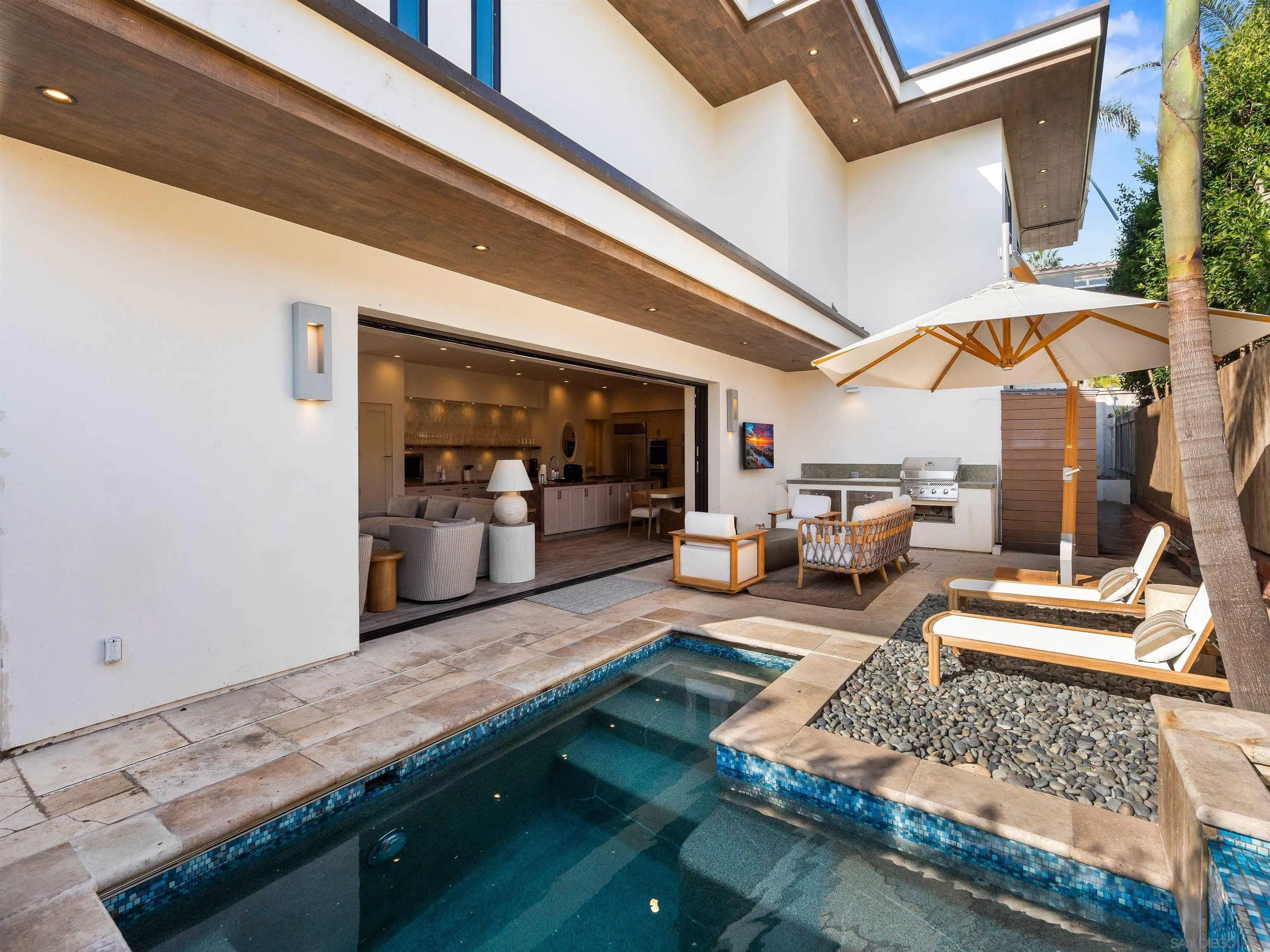 https://cdn.realtyfeed.com/cdn/127/260003591/02ef0c4b21c761d7168930b3b430af2b.webp
