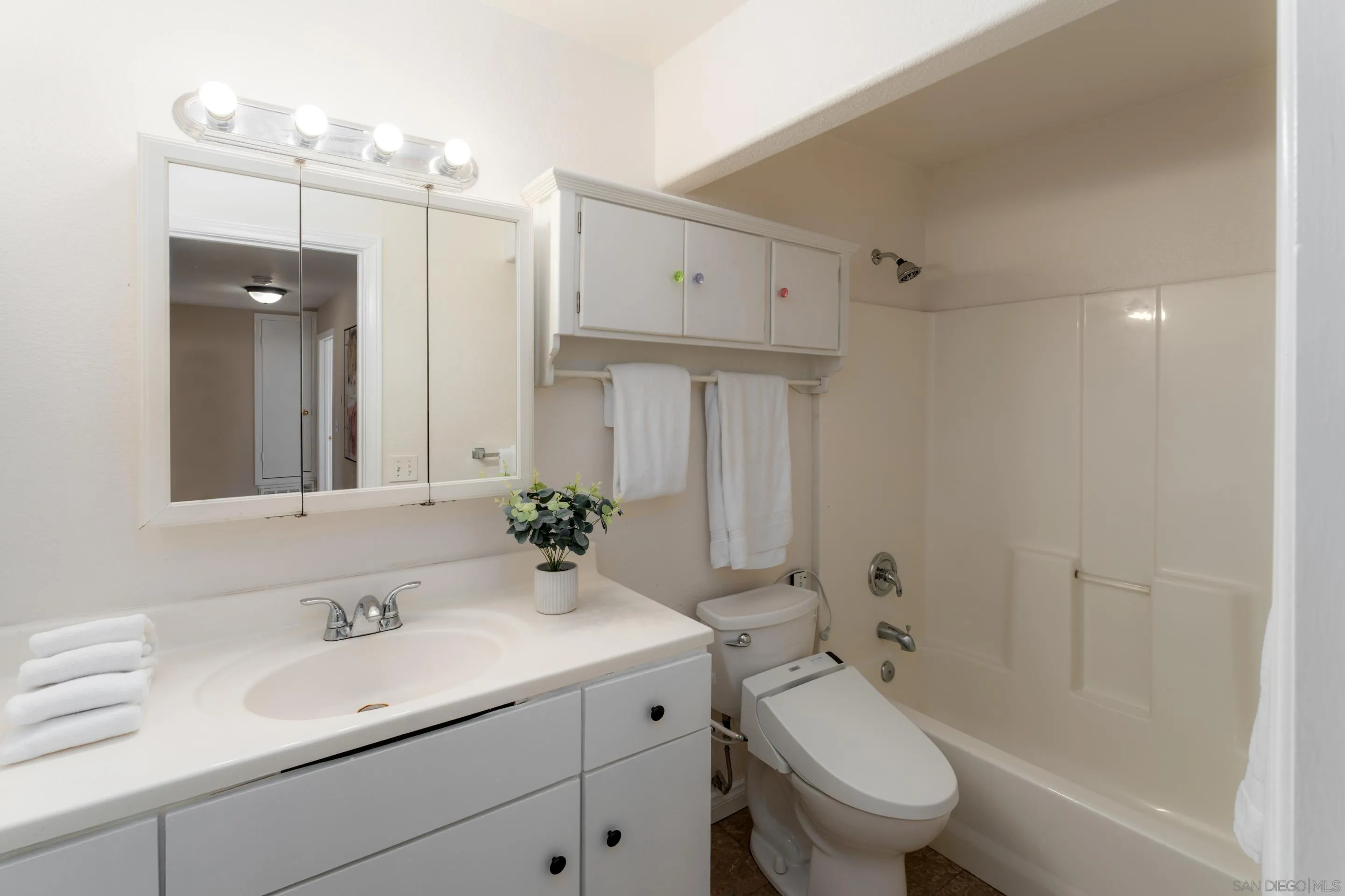 https://cdn.realtyfeed.com/cdn/127/260003593/4d933ef1777e503e93981ce81e85b22e.webp