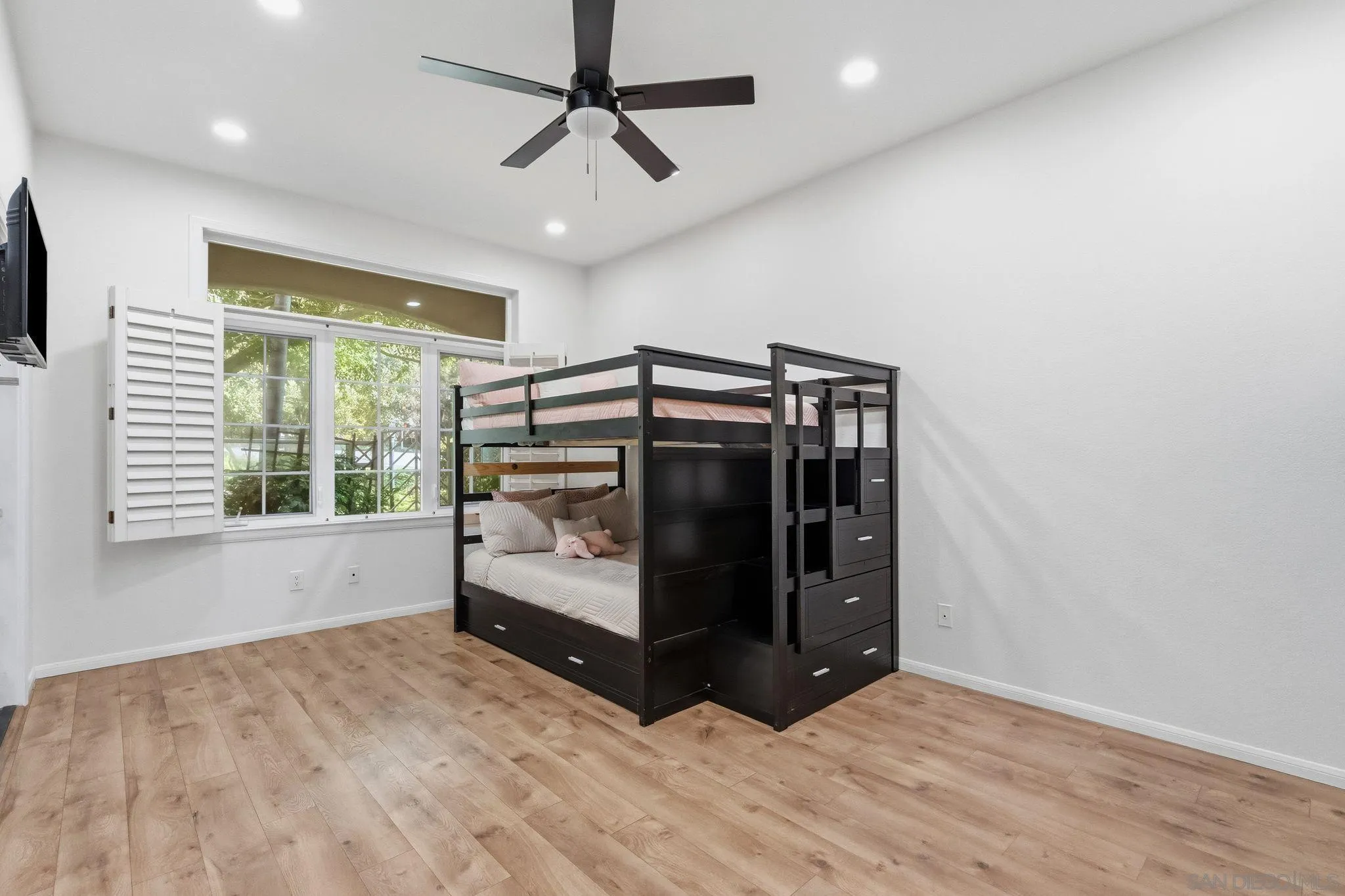 Photo #34: 260003594 Listing: Photo #34