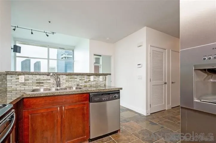 Photo #12: 260003597 Listing: Photo #12