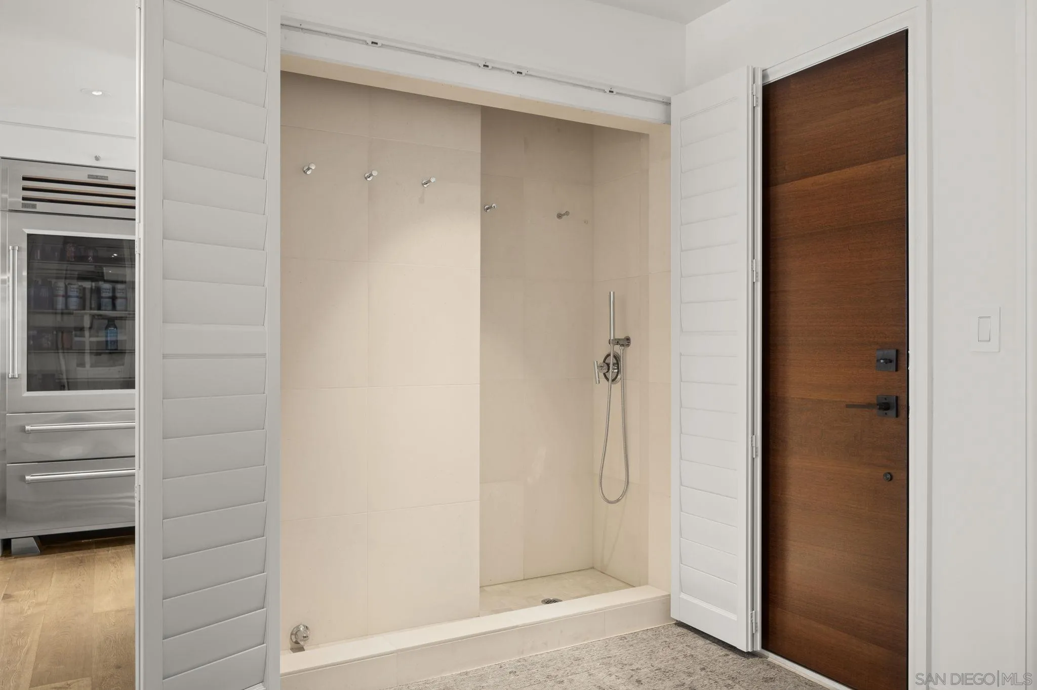 https://cdn.realtyfeed.com/cdn/127/260003600/13a5064cc3d9cfce1b787594c08dc256.webp