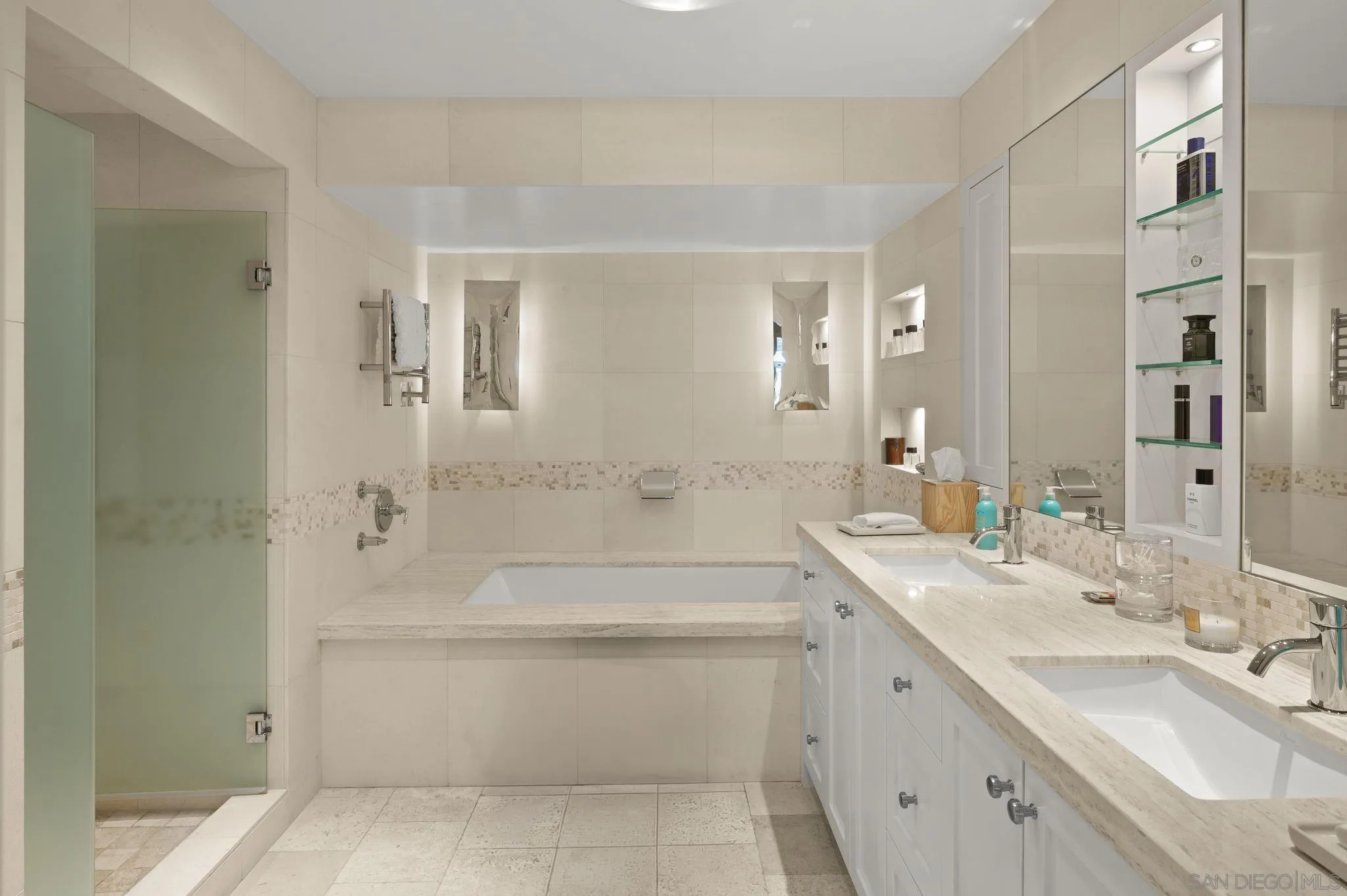 https://cdn.realtyfeed.com/cdn/127/260003600/48b6531f37225217f3fe49ce23557b86.webp