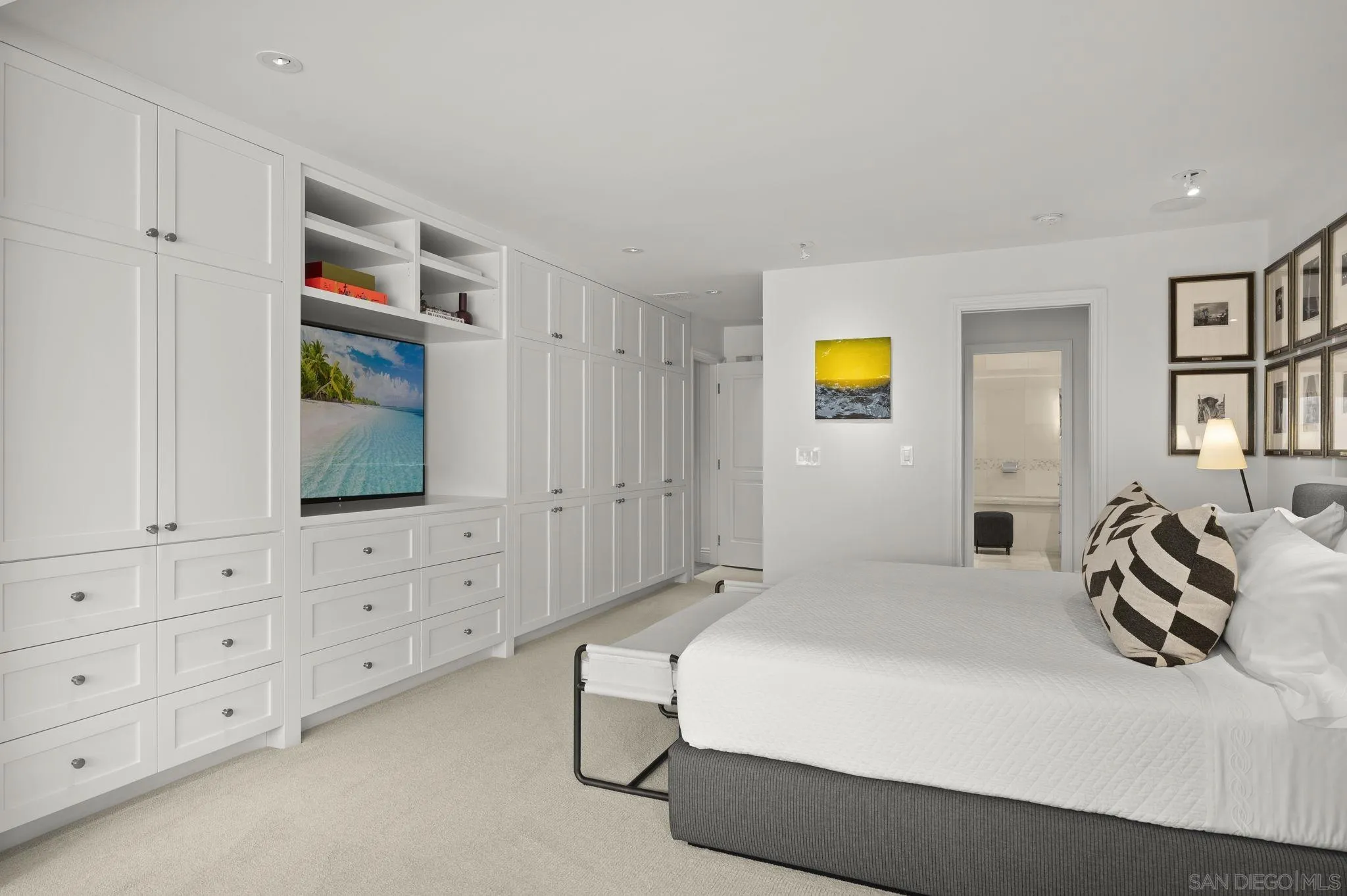 https://cdn.realtyfeed.com/cdn/127/260003600/8f1e321892ec772b57cd1dd74f7944c4.webp