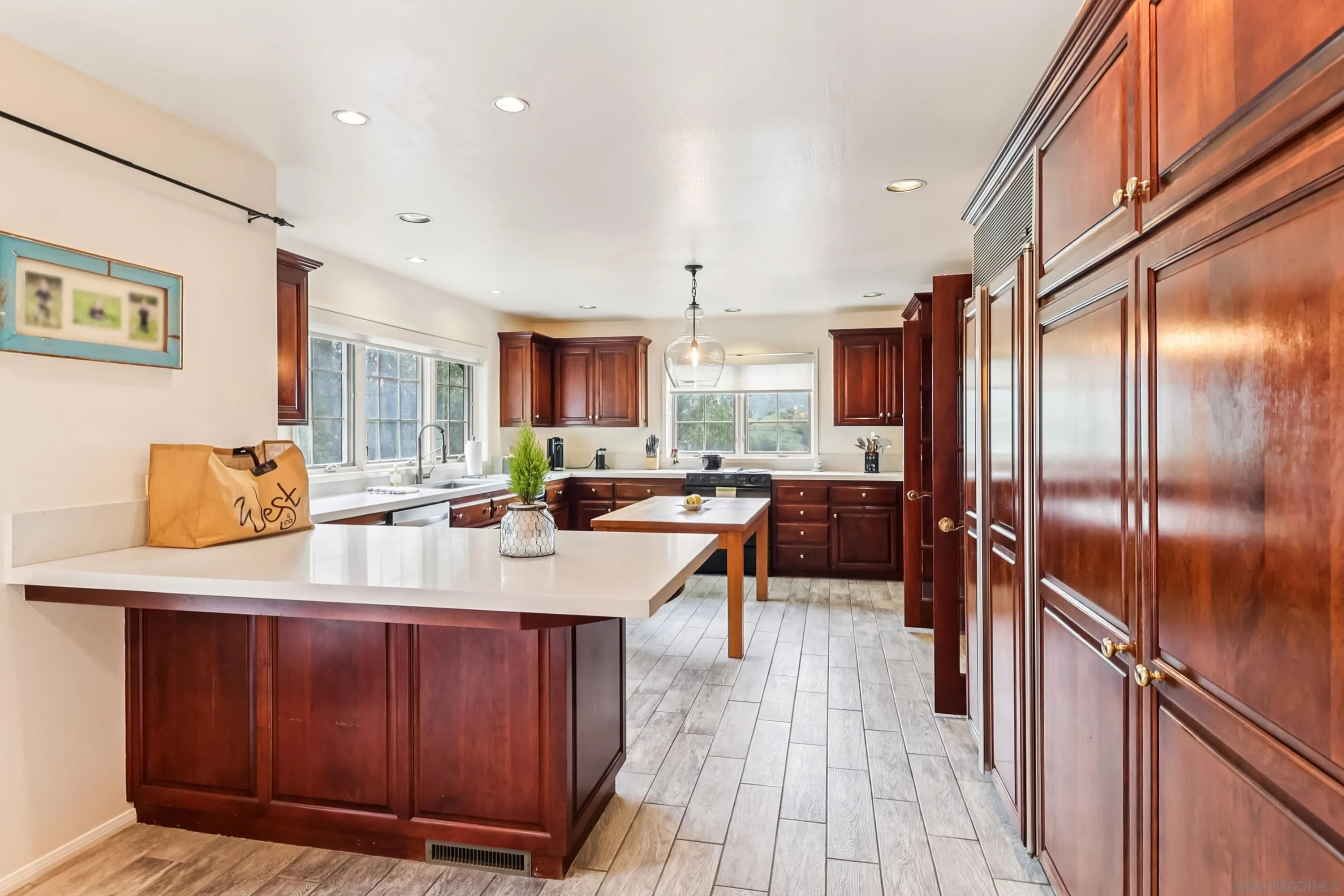https://cdn.realtyfeed.com/cdn/127/260003601/87fd46b9c899da344d25494ed3e0ba16.webp