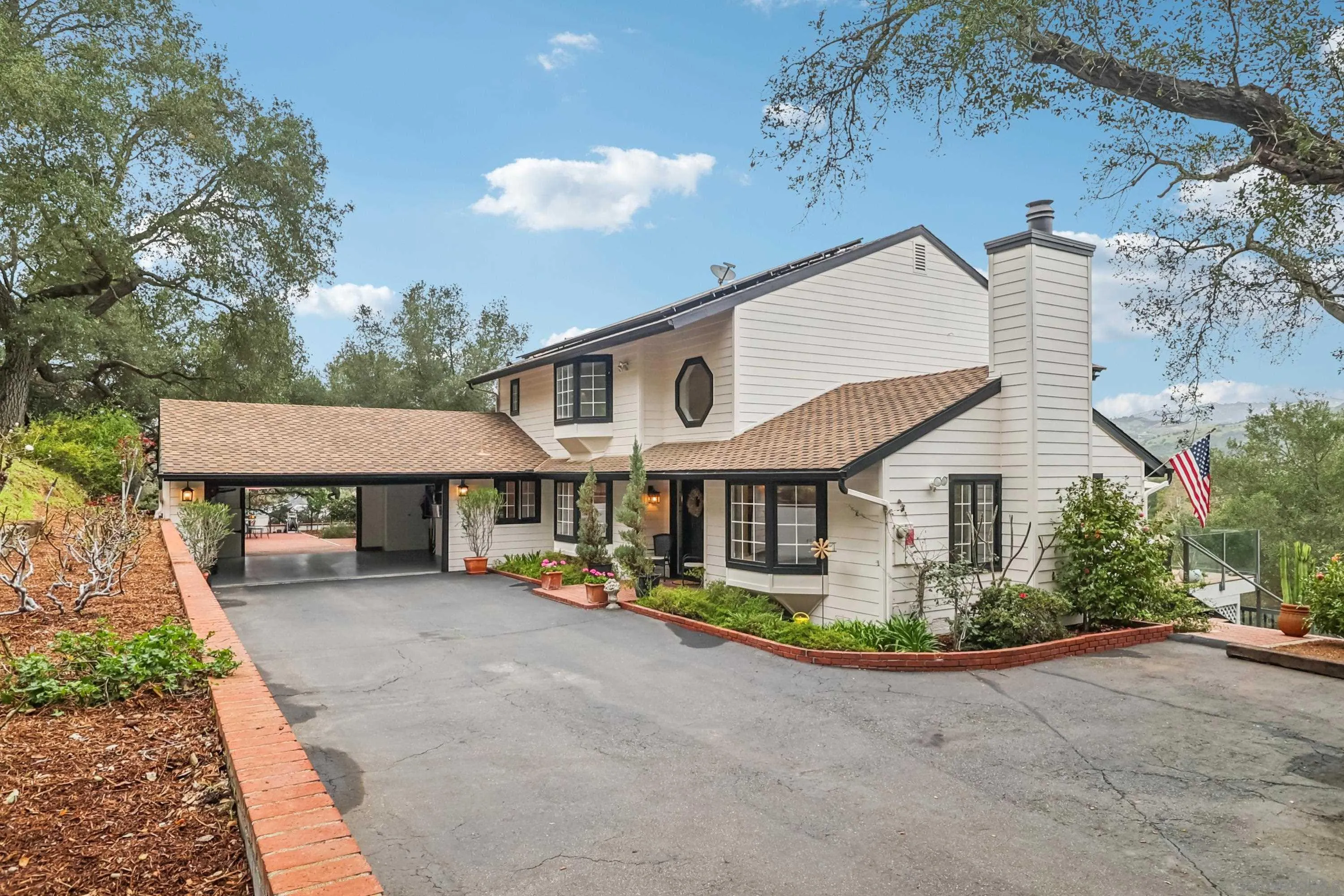 https://cdn.realtyfeed.com/cdn/127/260003601/d0960929b17809cca67b772774ffc37a.webp