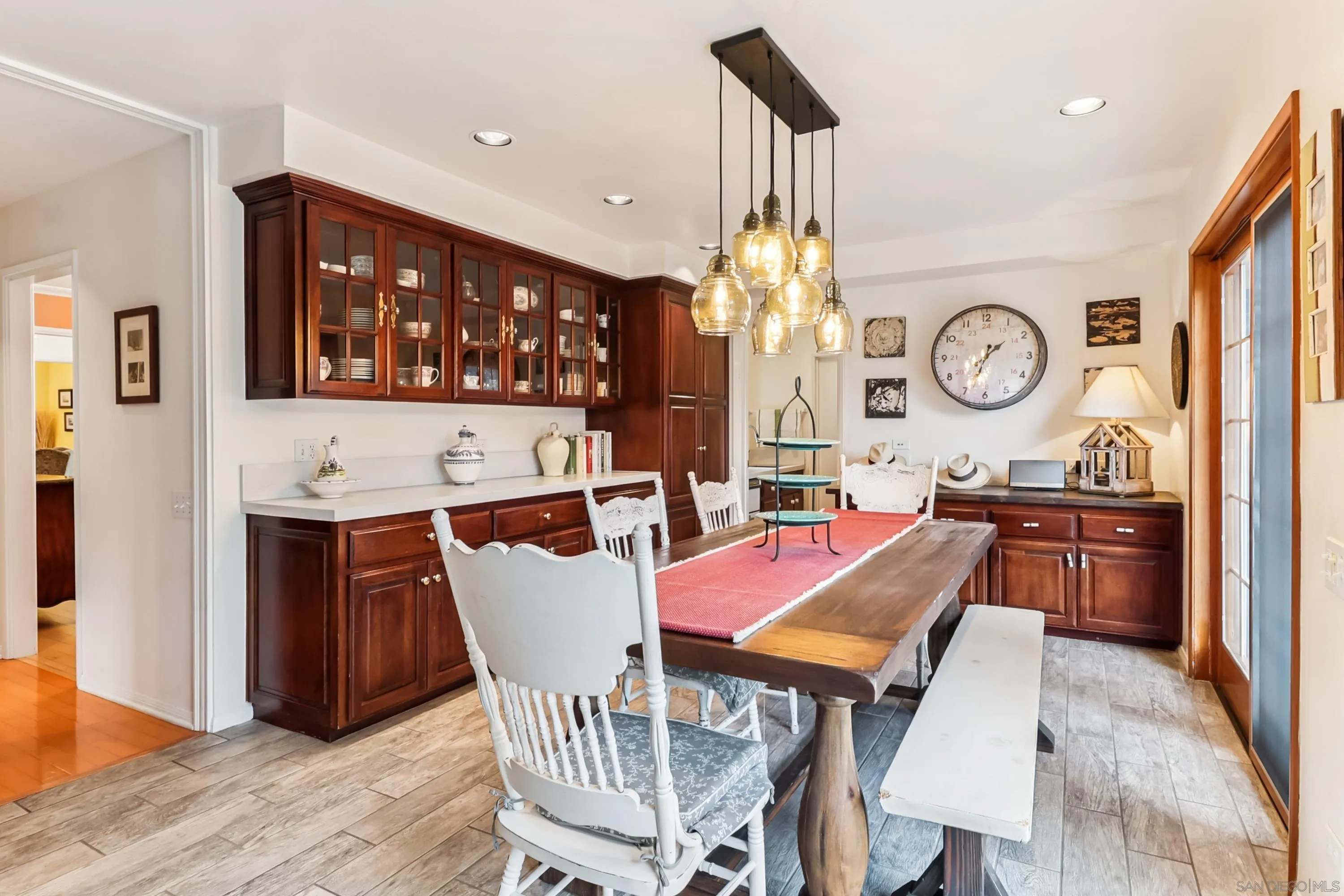https://cdn.realtyfeed.com/cdn/127/260003601/d5c7468641ee64c95be8d1ab08e98de9.webp
