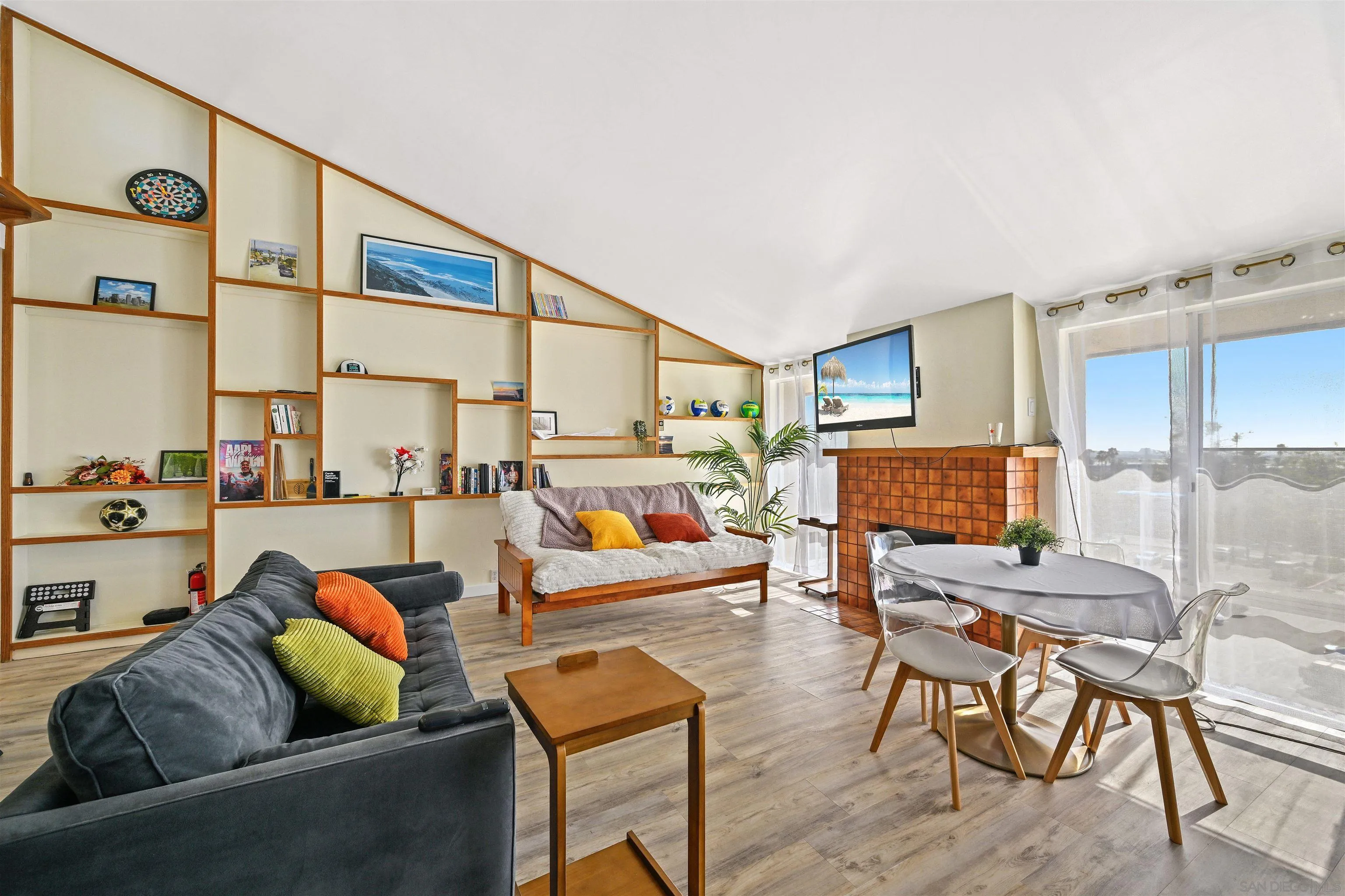 Photo #2: 260003609 Listing: Photo #2