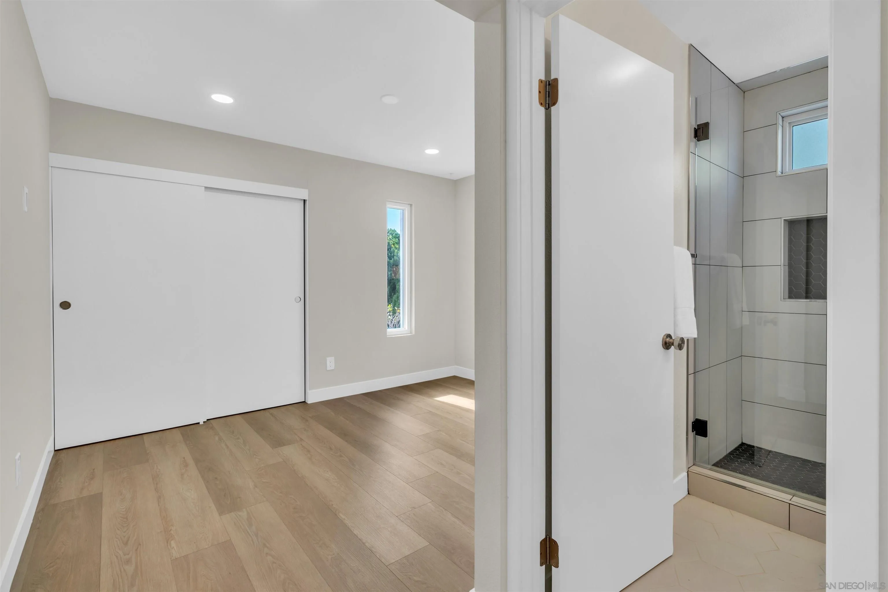 https://cdn.realtyfeed.com/cdn/127/260003611/90cf659e34f608f8bd1b6805c04f1ac7.webp