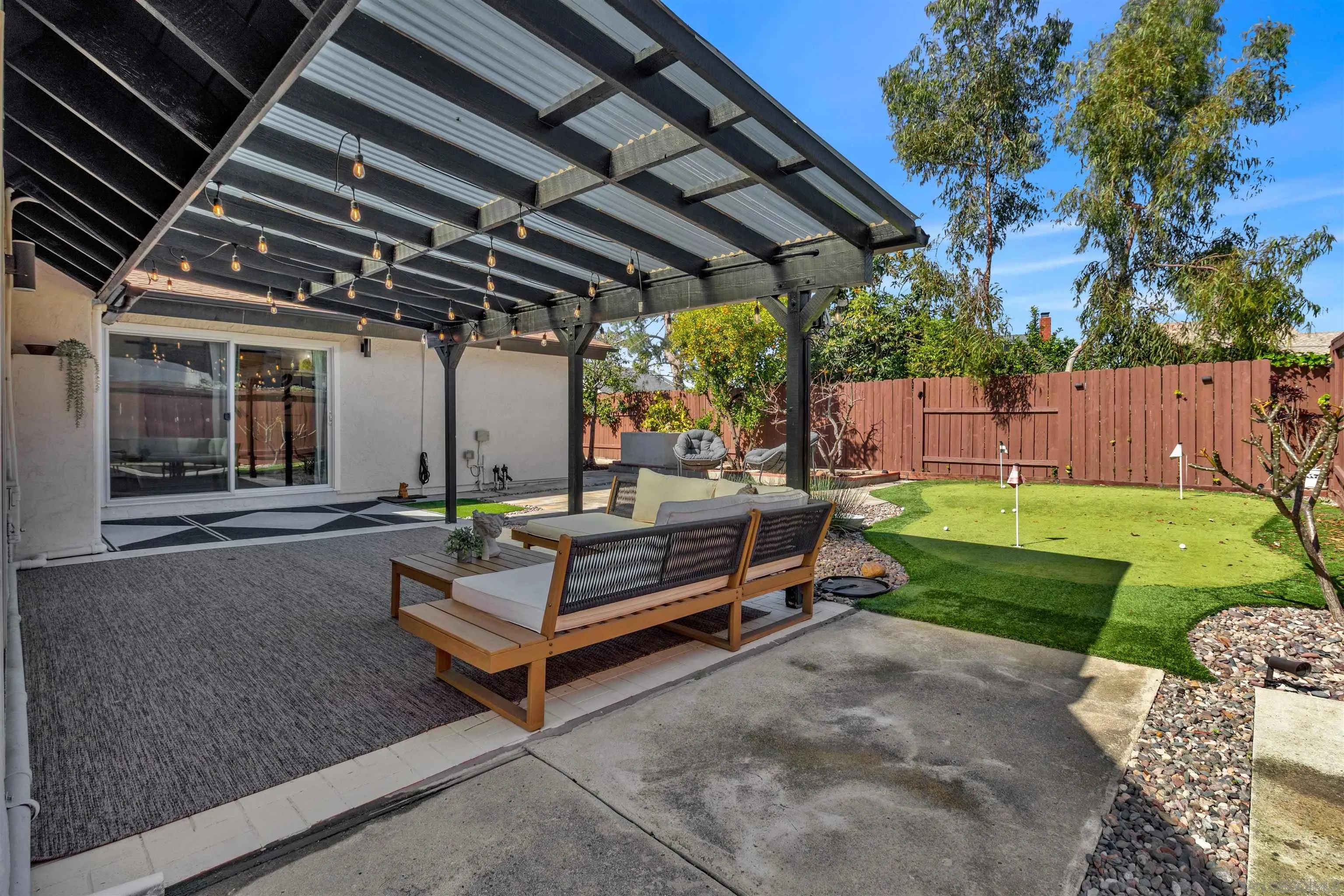 https://cdn.realtyfeed.com/cdn/127/260003611/a5dc287534f7a5190ecc398b1e7c463c.webp