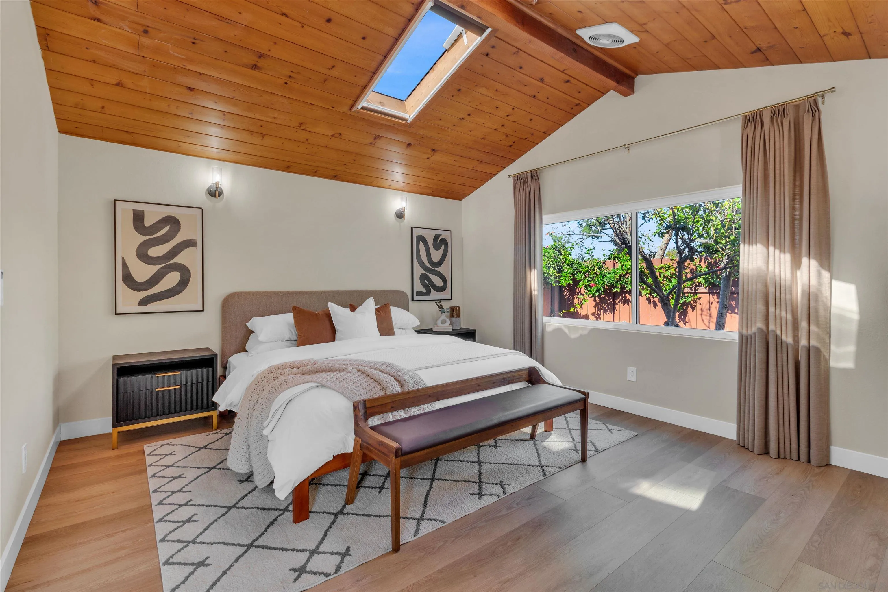 https://cdn.realtyfeed.com/cdn/127/260003611/e4b9e5162990281ea0d6eaa354a9749c.webp