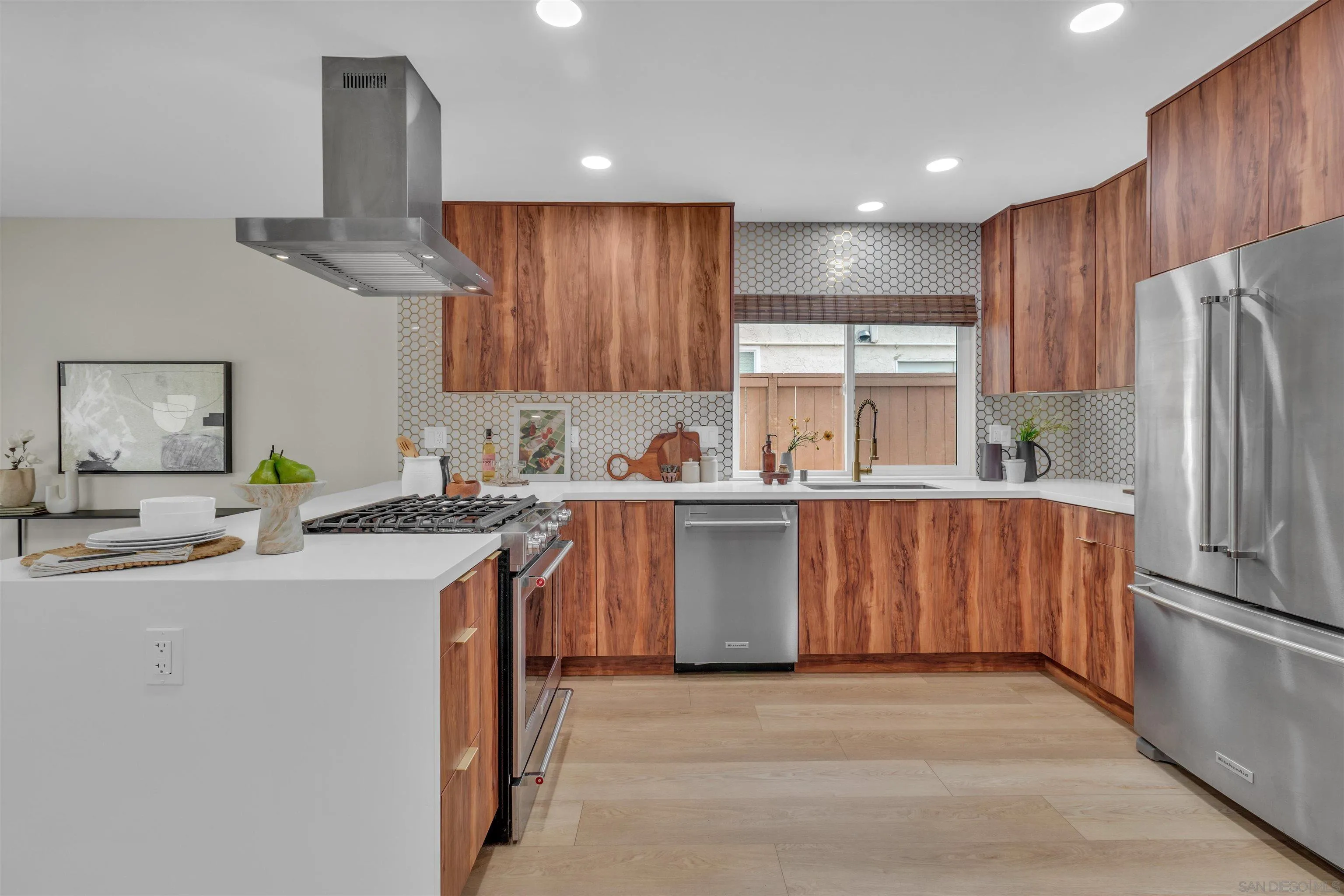 https://cdn.realtyfeed.com/cdn/127/260003611/f454b4517a053d36db2afa127f9283af.webp