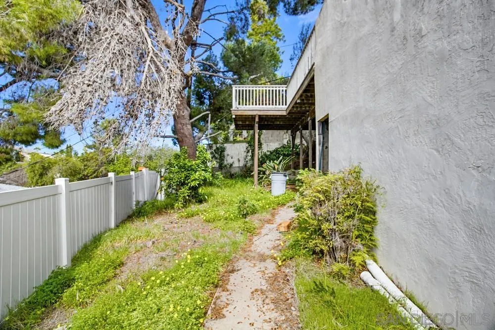 https://cdn.realtyfeed.com/cdn/127/260003613/1a0772b1281893a8734d63fc0c276431.webp