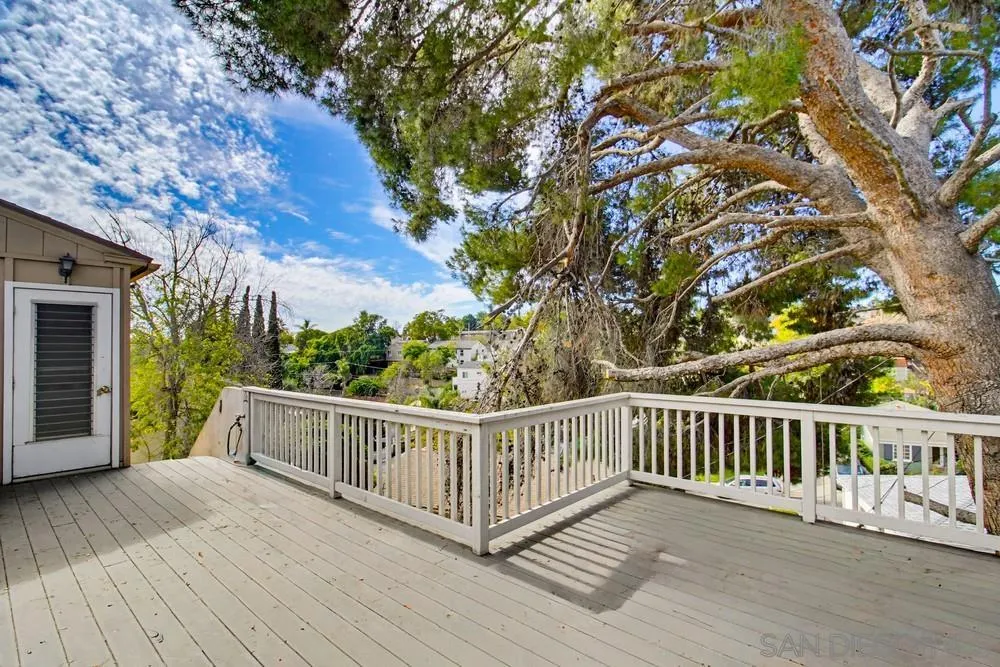 https://cdn.realtyfeed.com/cdn/127/260003613/f860b6c6be8198206facb471aaf6136c.webp