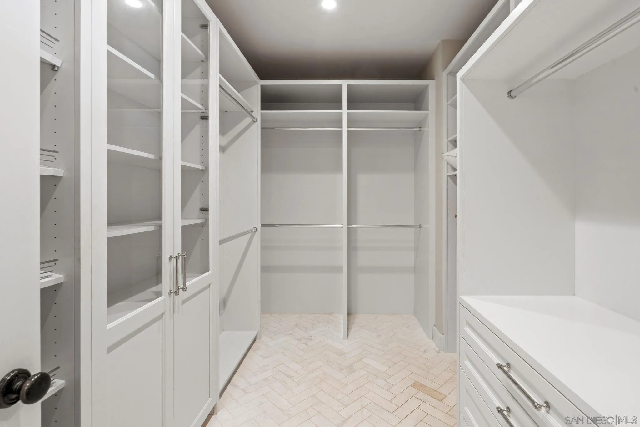 https://cdn.realtyfeed.com/cdn/127/260003615/02818936a69f6d5ed30f66726dbaaa2b.webp