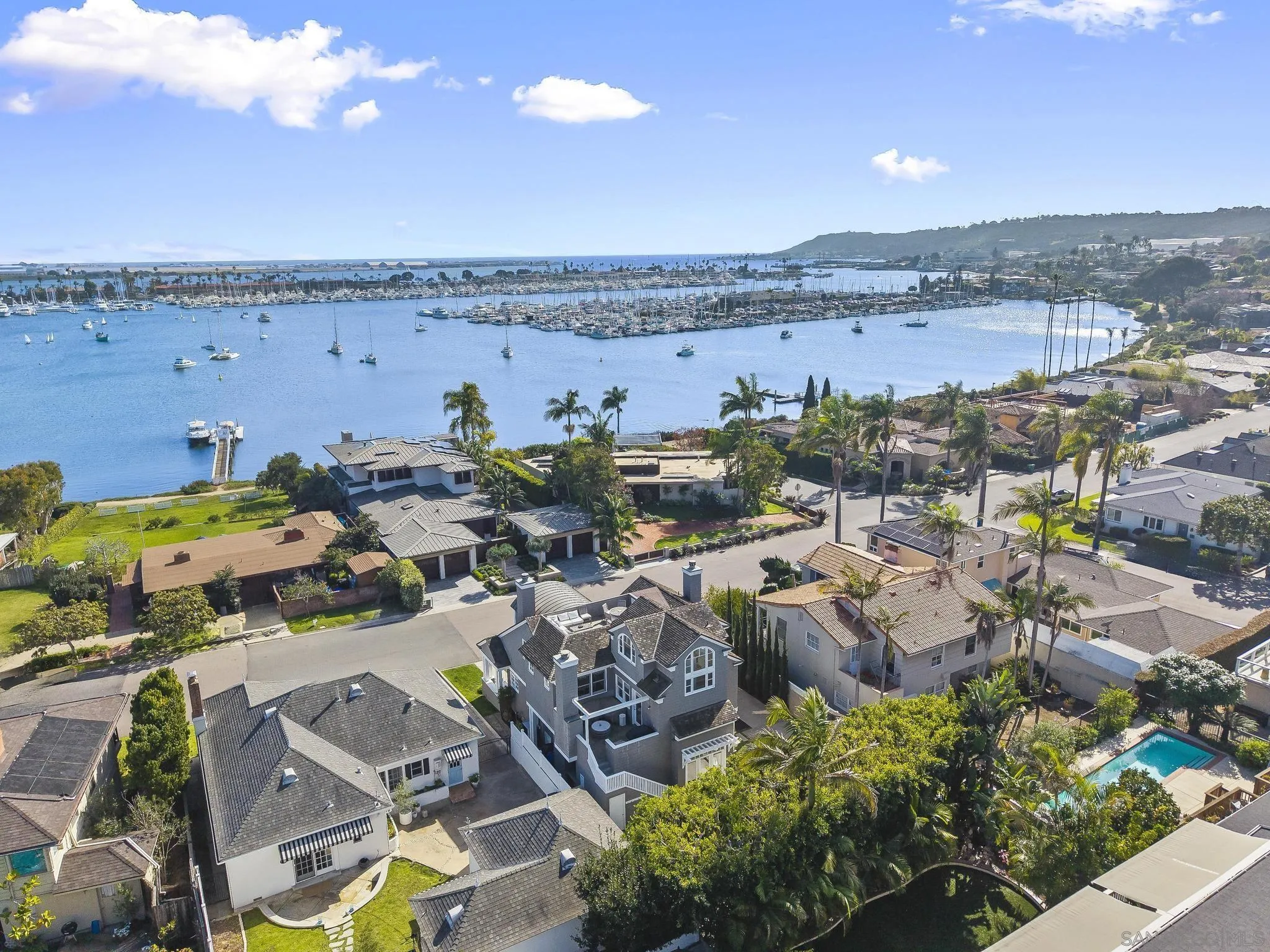 https://cdn.realtyfeed.com/cdn/127/260003615/1522275348d6e93f69665f4e0dcfbbbb.webp