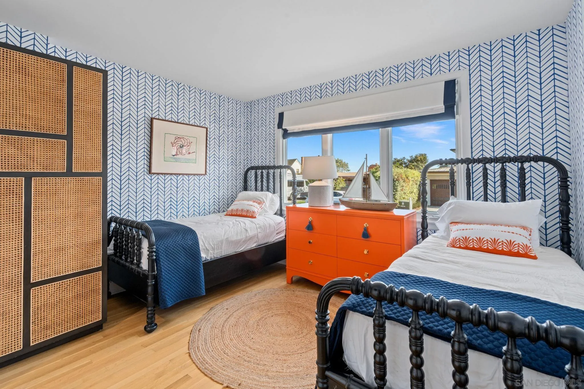 https://cdn.realtyfeed.com/cdn/127/260003615/64d9ecc30663784c66757456e72e8ab2.webp