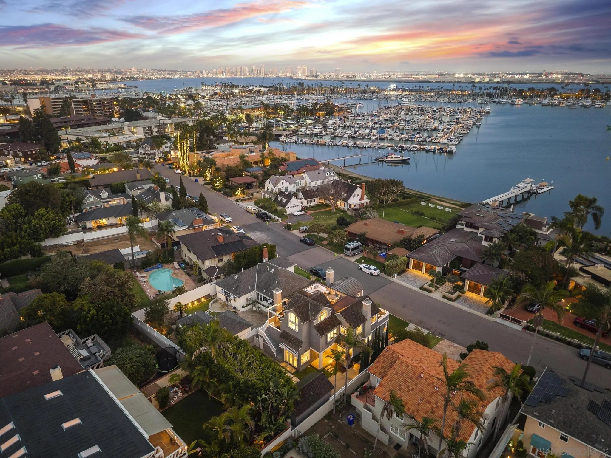 https://cdn.realtyfeed.com/cdn/127/260003615/ff92fae31eeb68eb03196bcf0711bc8d.webp