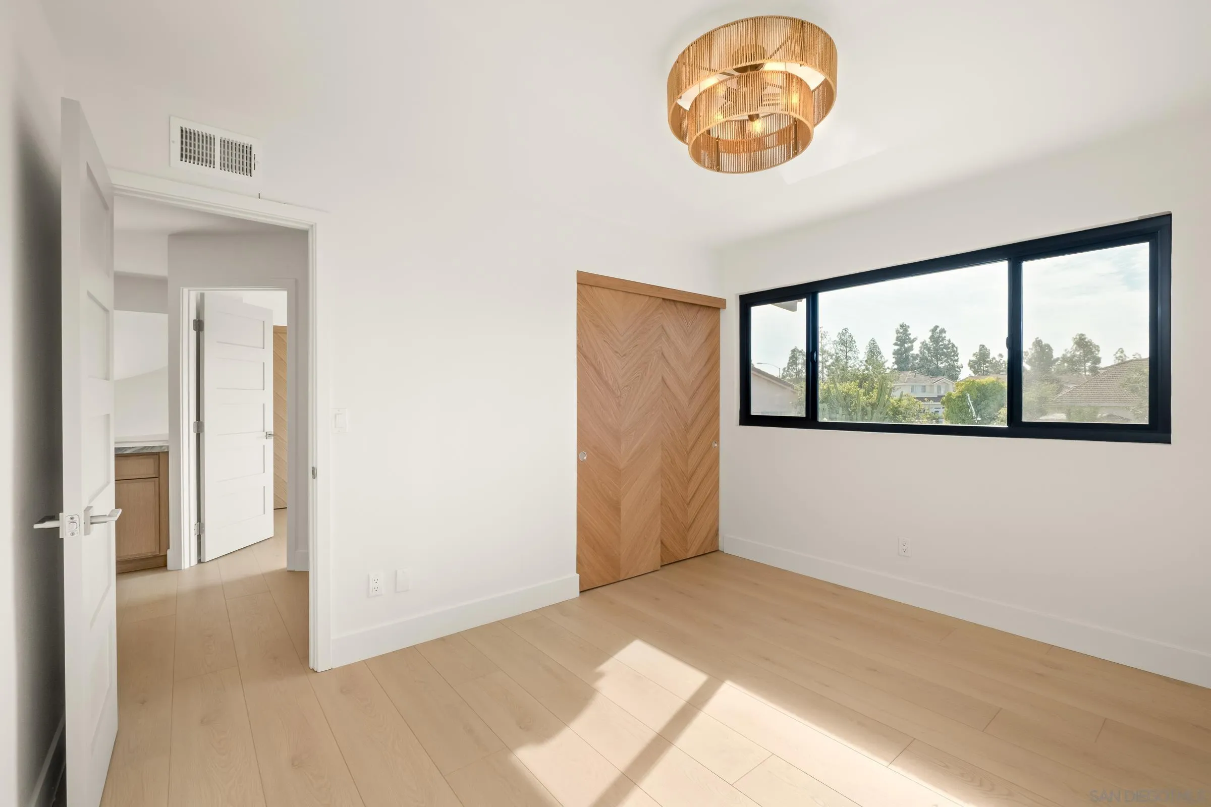 https://cdn.realtyfeed.com/cdn/127/260003622/202a480ac64cd31c5a9b7ddfd8f77761.webp