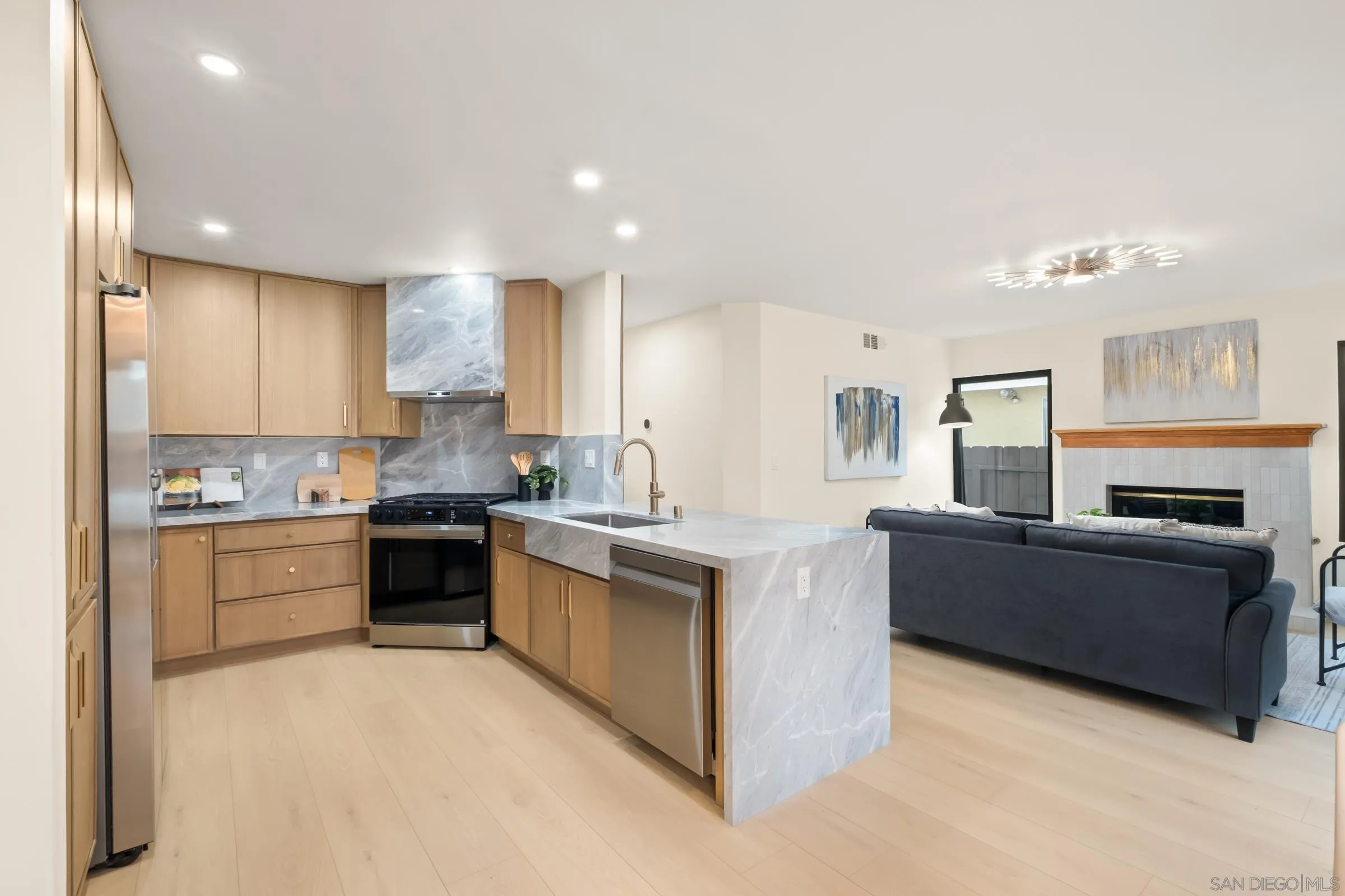 https://cdn.realtyfeed.com/cdn/127/260003622/51d02cbb0ac99115be23baaa151255cc.webp