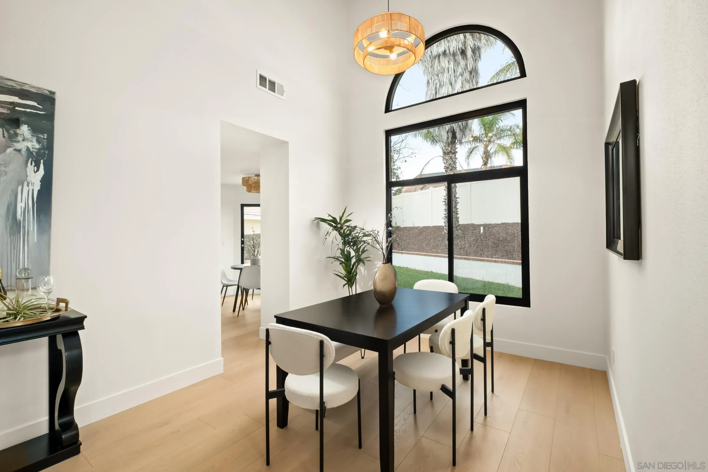 https://cdn.realtyfeed.com/cdn/127/260003622/9b262eed9b1ff39995a98d9918aa78eb.webp