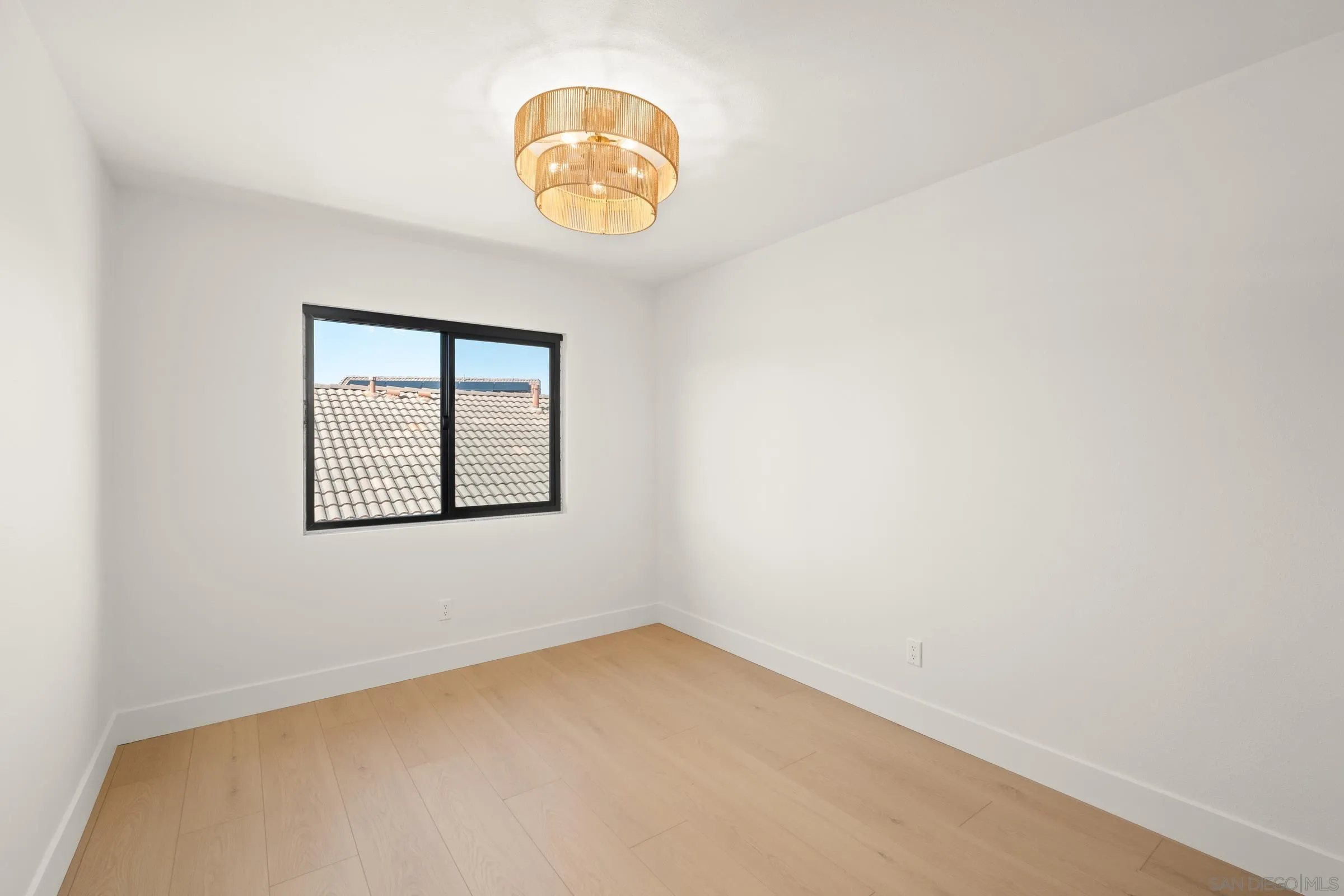 https://cdn.realtyfeed.com/cdn/127/260003622/bfbb95d2285bb033aa71b9cc894bd9f5.webp