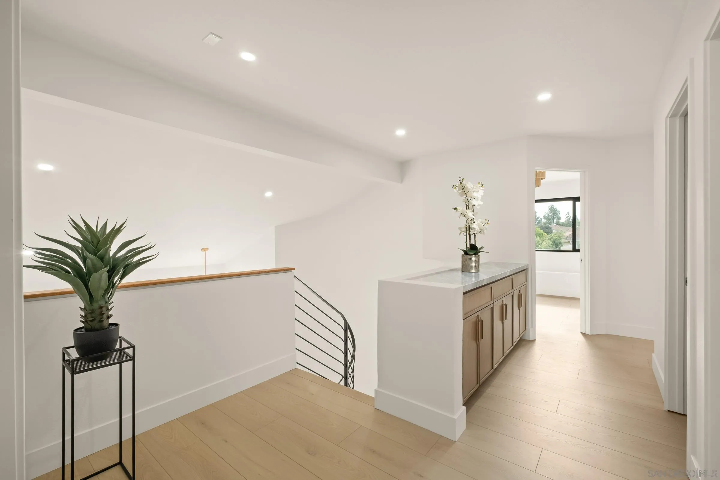 https://cdn.realtyfeed.com/cdn/127/260003622/dd09f8ae820e0a0318d7b3029731171b.webp