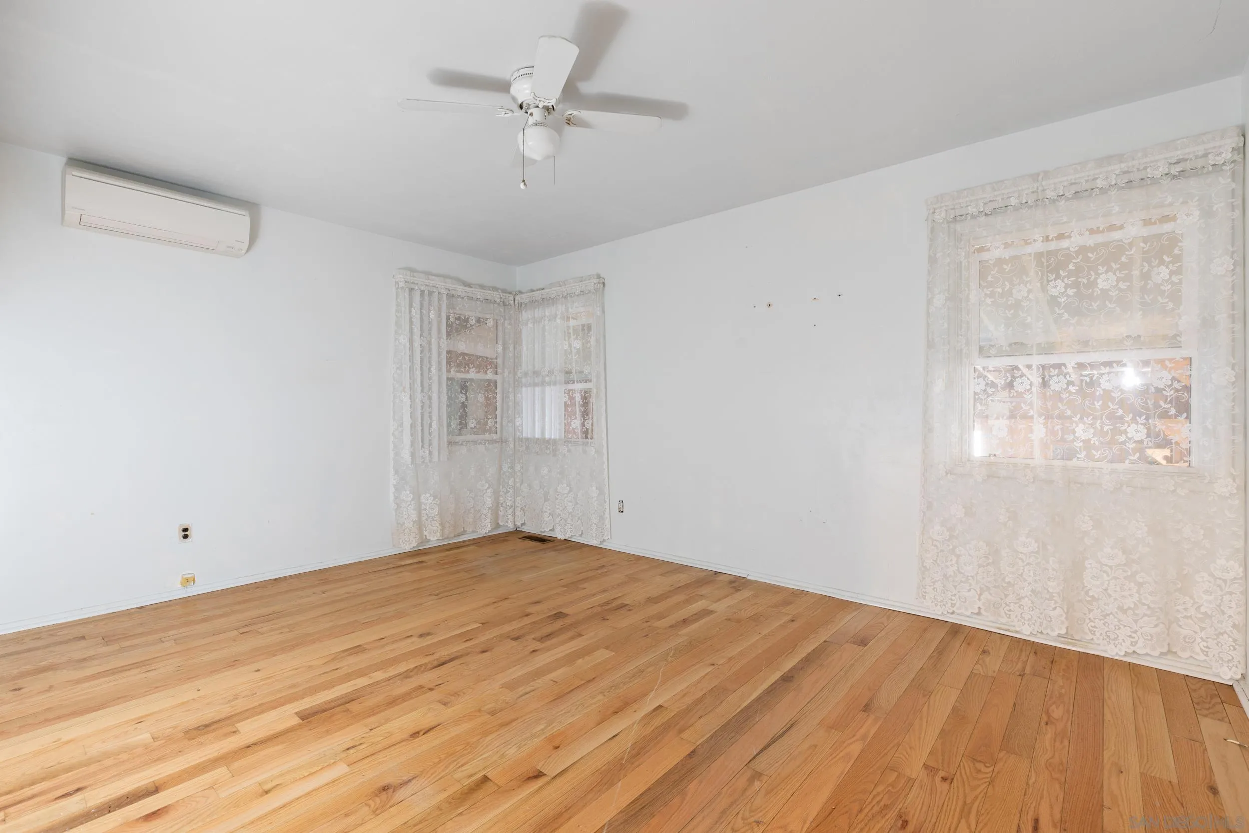 https://cdn.realtyfeed.com/cdn/127/260003623/73bc3bc1a236bddcc952b00120928e74.webp
