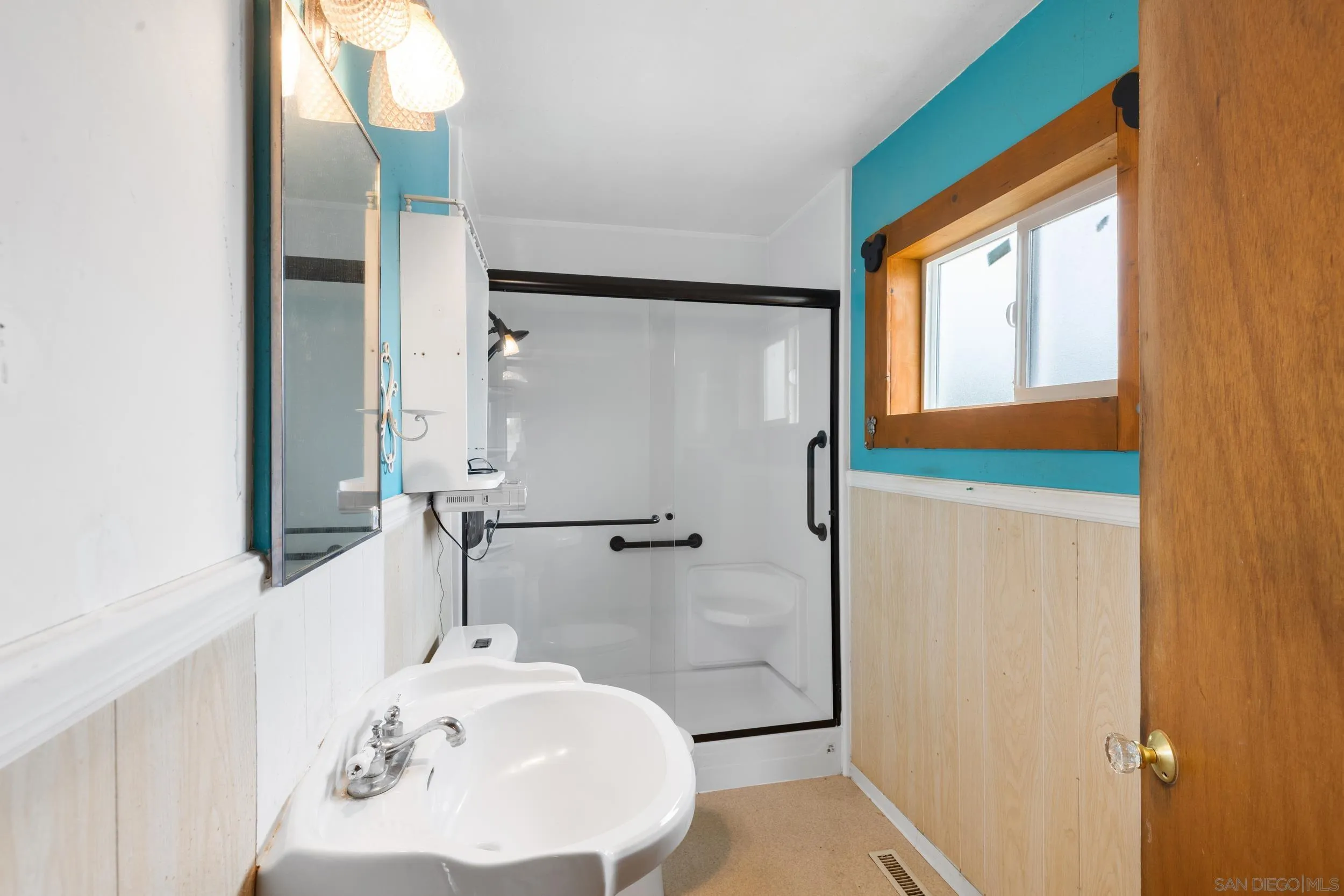 https://cdn.realtyfeed.com/cdn/127/260003623/751b58d78508a9b2033cab382f70f934.webp