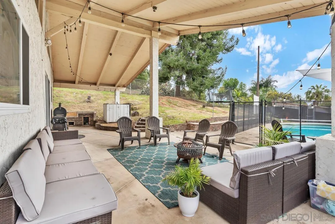 1255 Bermuda Pl, El Cajon, CA 92021