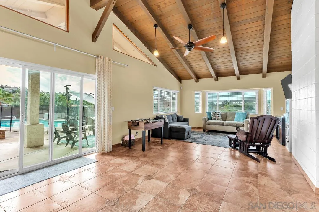 1255 Bermuda Pl, El Cajon, CA 92021