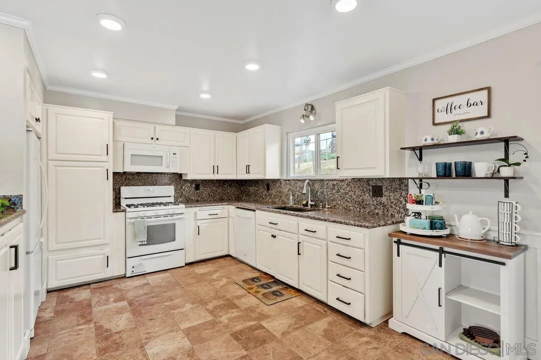 1255 Bermuda Pl, El Cajon, CA 92021